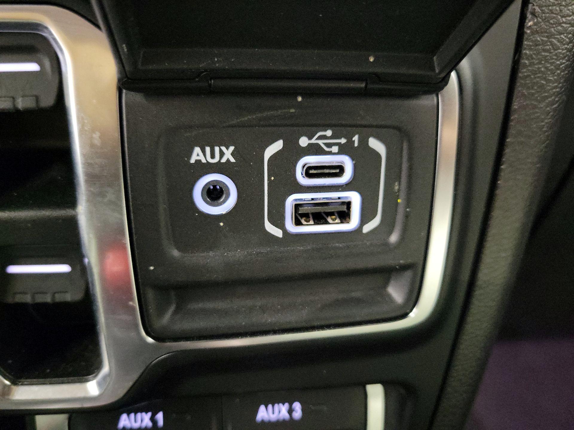 Thumbnail: 2021 Jeep Wrangler - 18