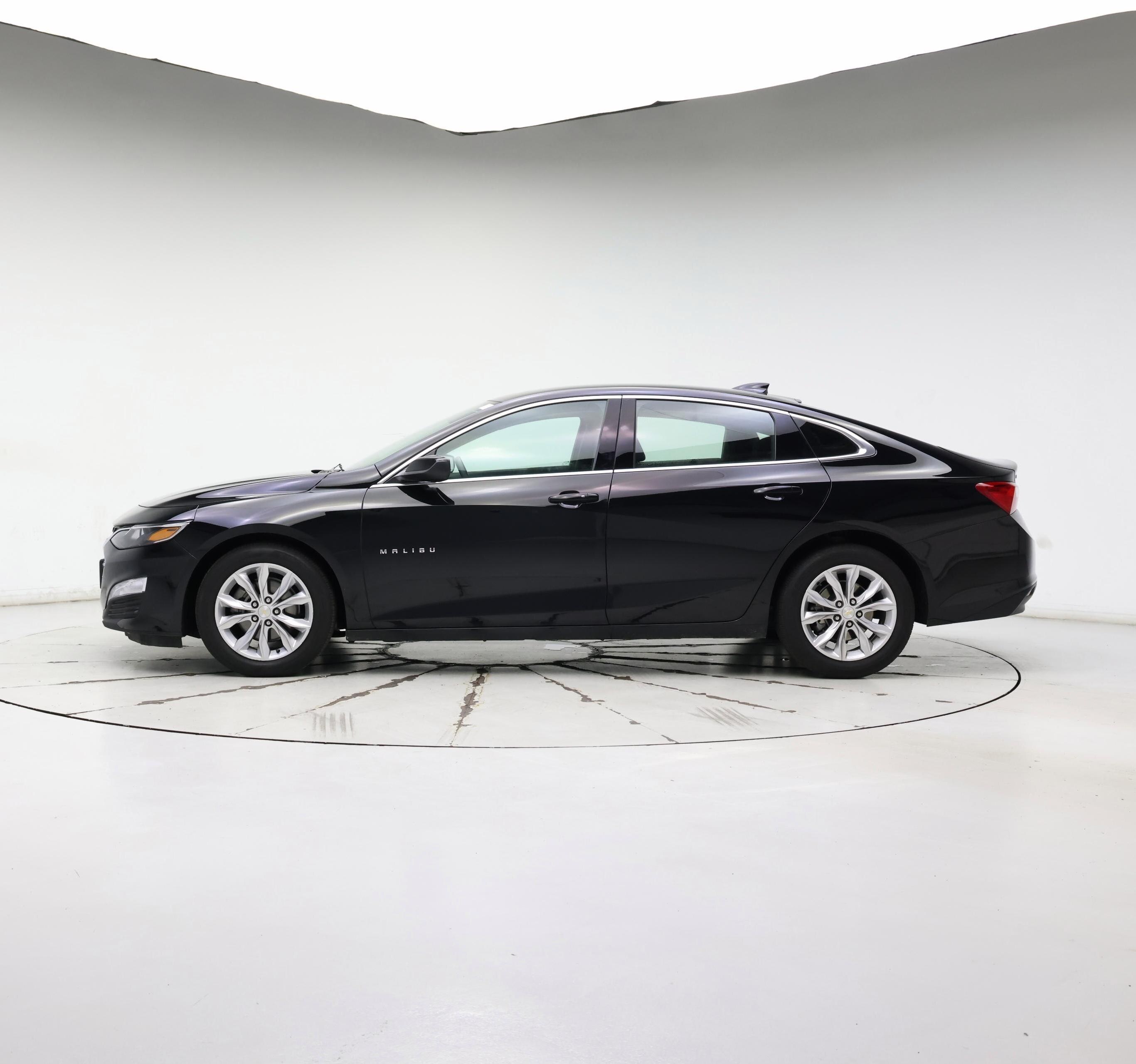 Thumbnail: 2023 Chevrolet Malibu - 3