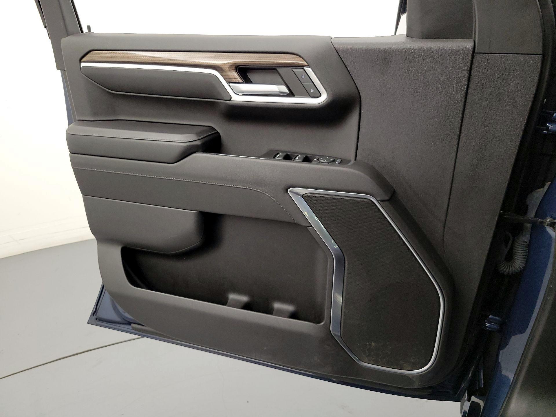 Thumbnail: 2022 Chevrolet Silverado 1500 - 12