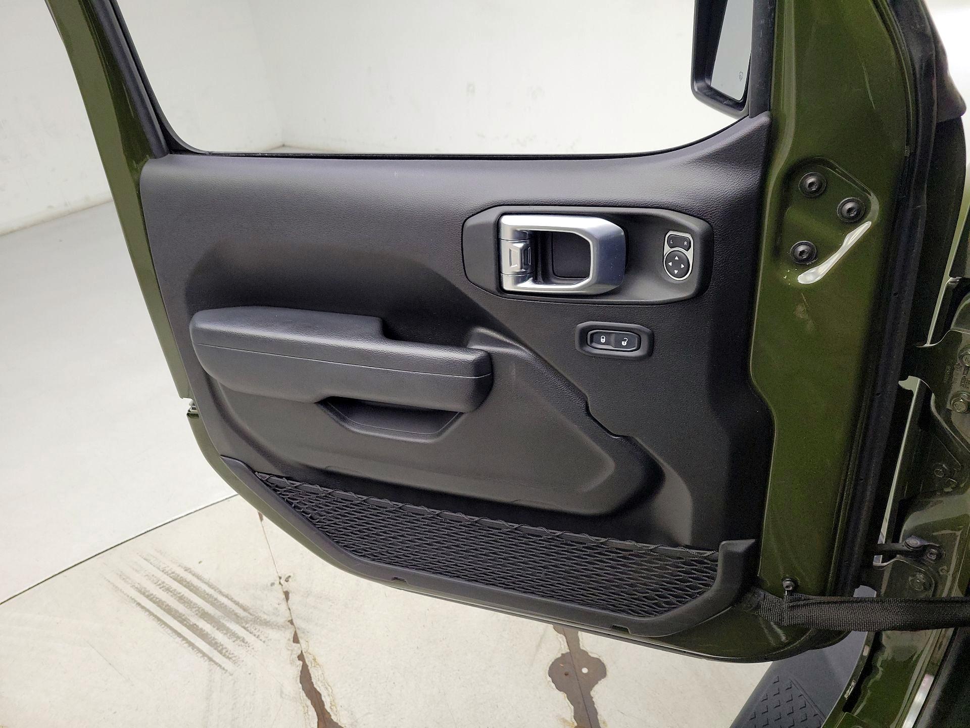 Thumbnail: 2022 Jeep Gladiator - 12
