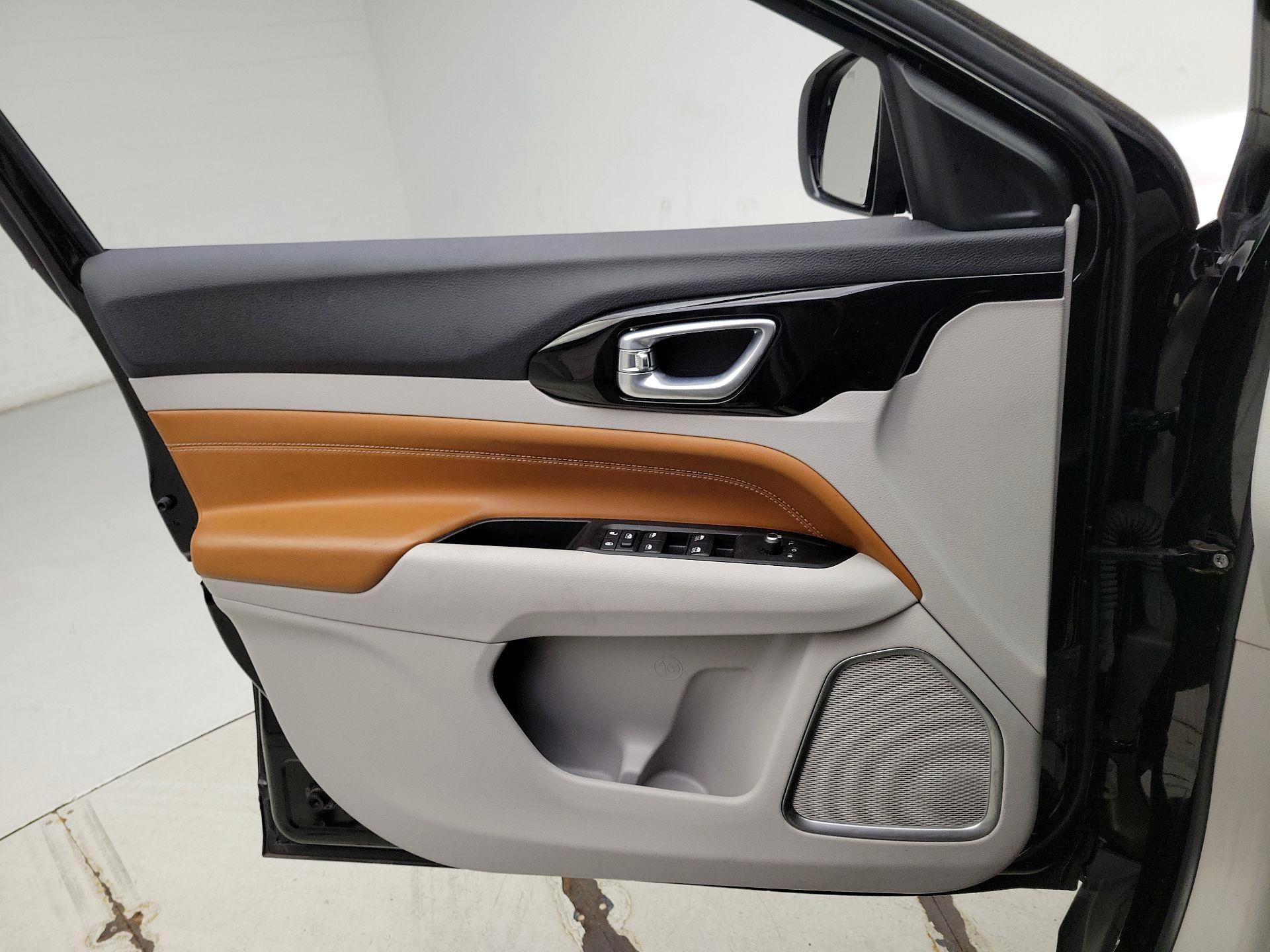 Thumbnail: 2022 Jeep Compass - 12