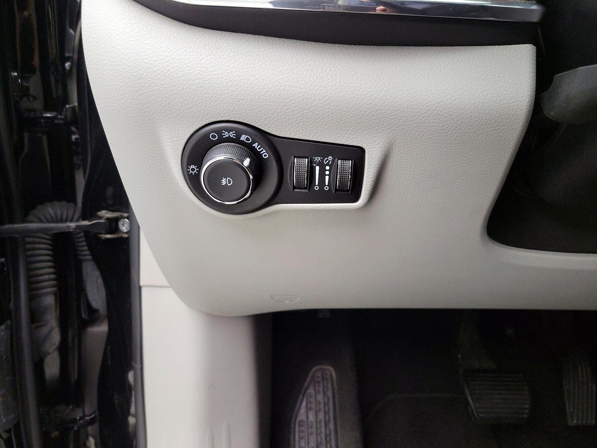 Thumbnail: 2022 Jeep Compass - 13