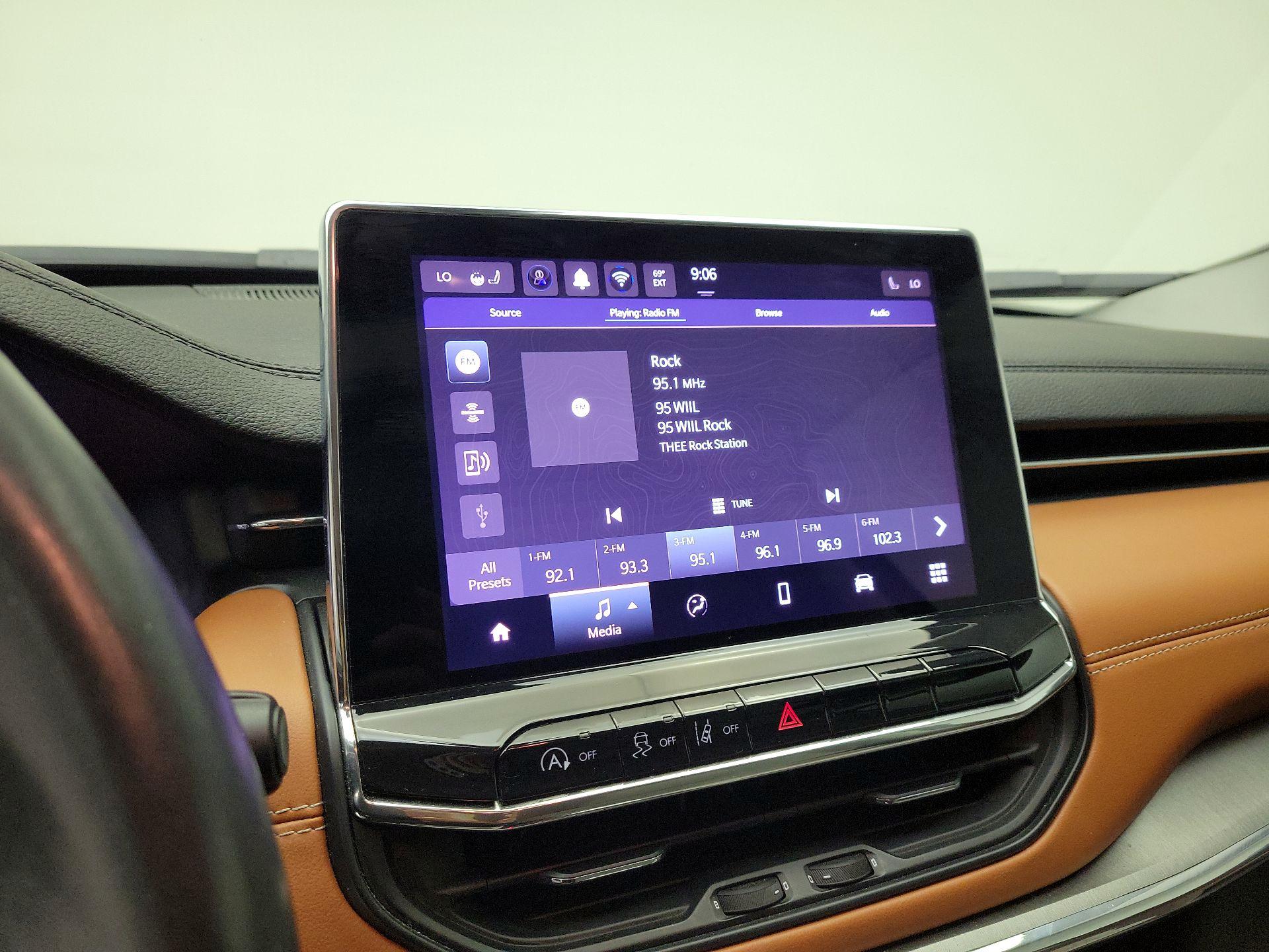 Thumbnail: 2022 Jeep Compass - 15
