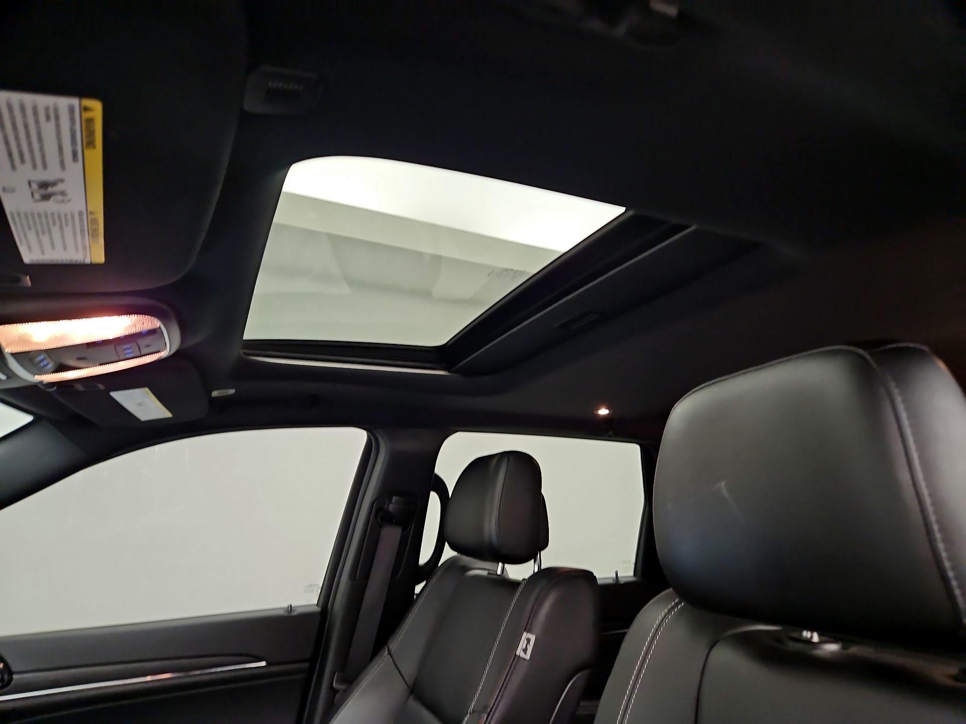 Thumbnail: 2021 Jeep Grand Cherokee - 20