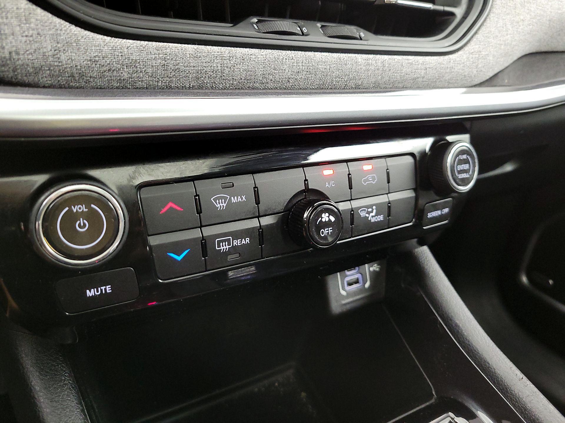 Thumbnail: 2022 Jeep Compass - 16