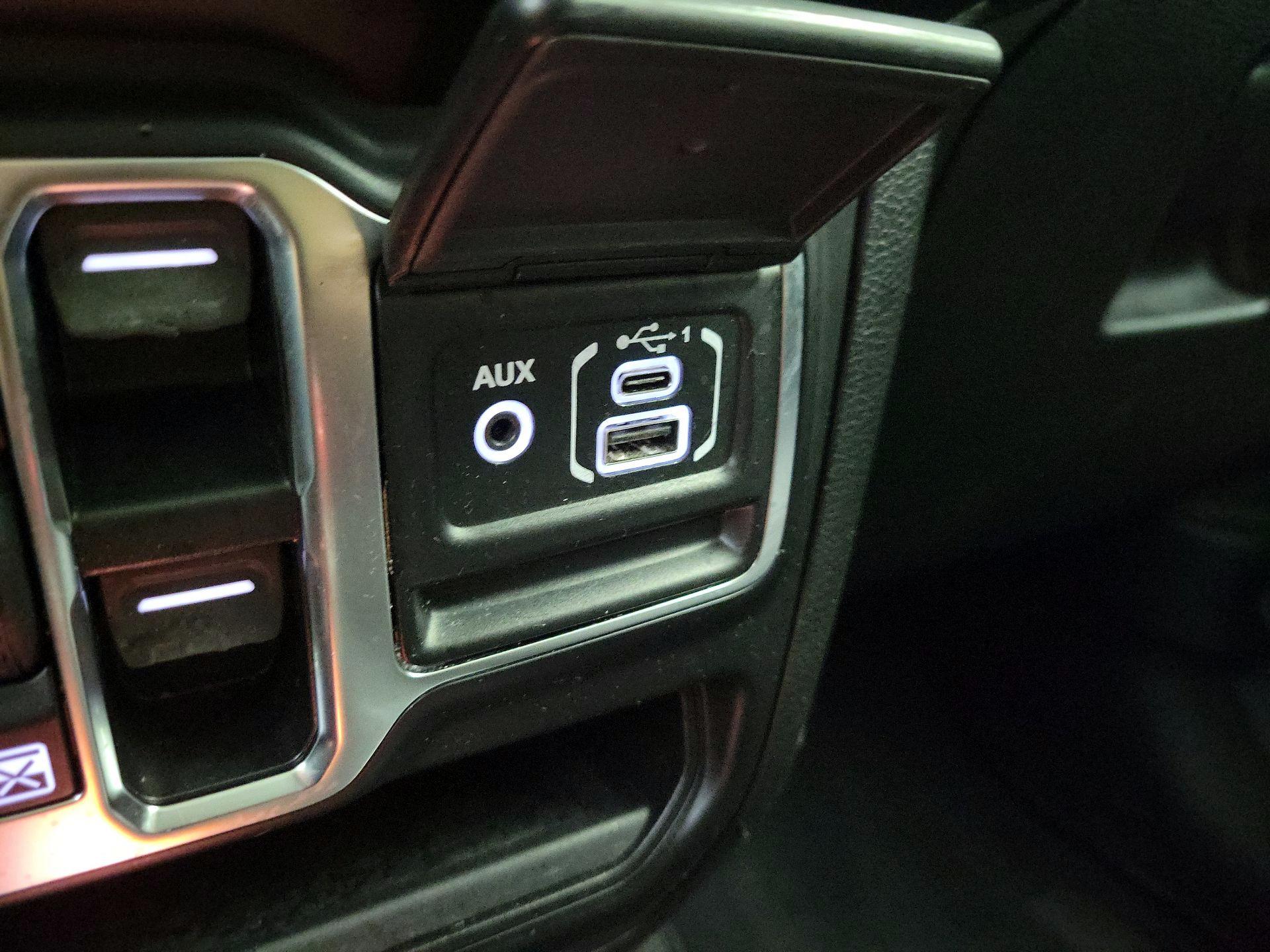 Thumbnail: 2021 Jeep Wrangler - 19