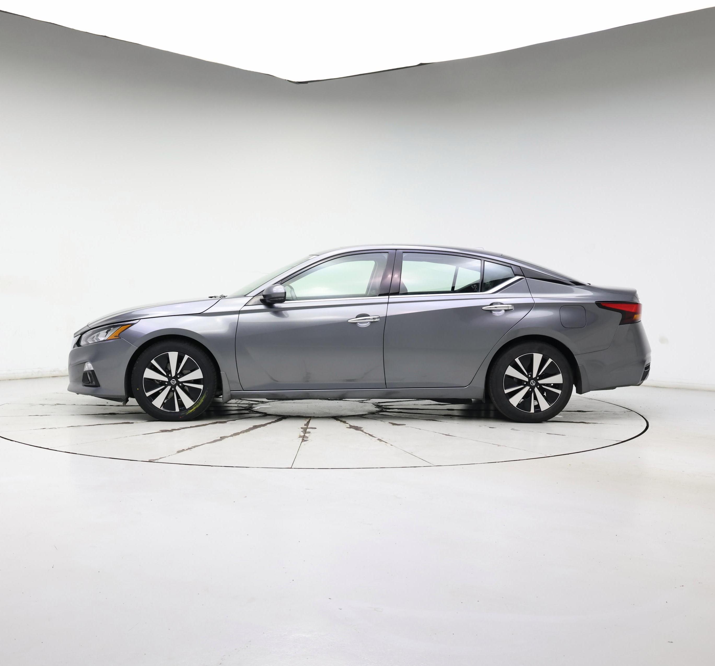 Thumbnail: 2022 Nissan Altima - 3