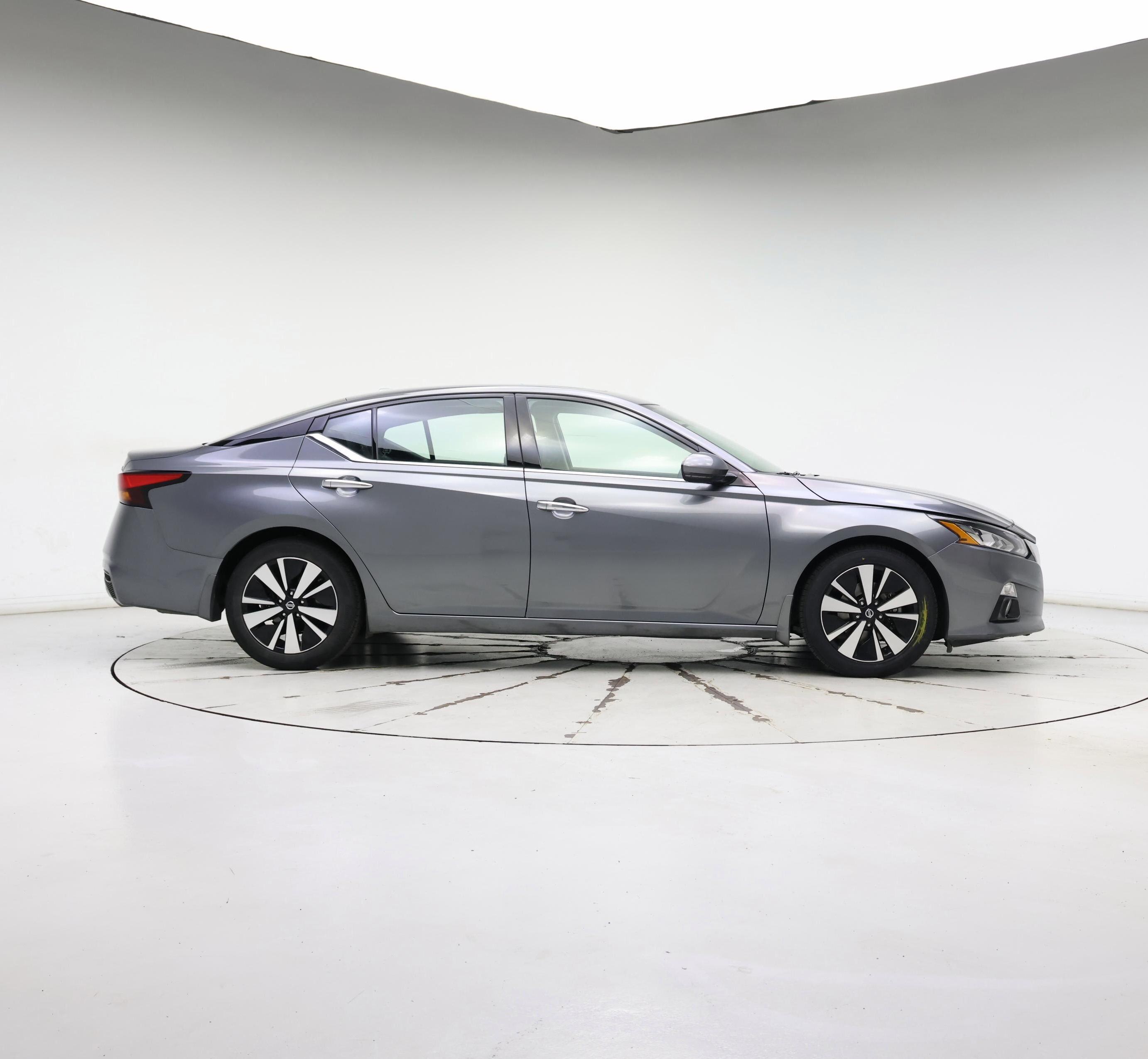 Thumbnail: 2022 Nissan Altima - 7