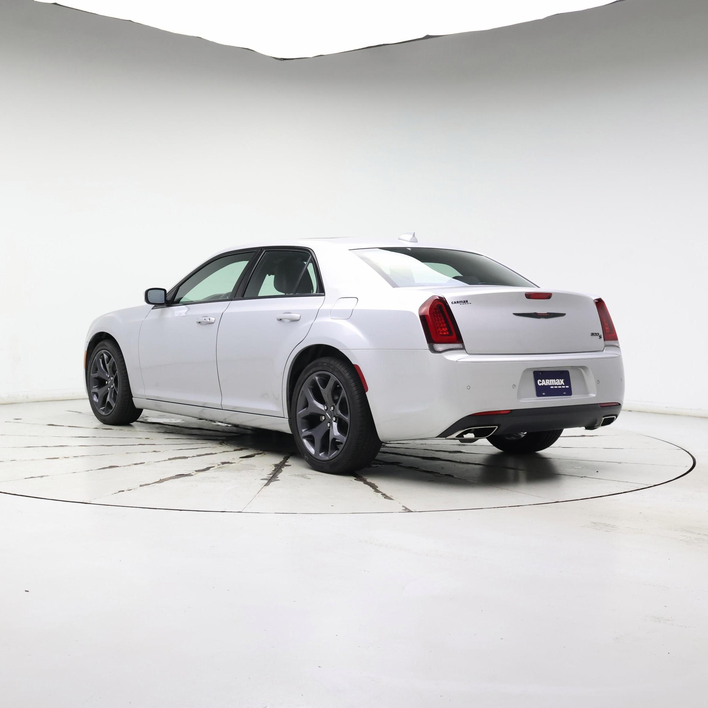 Thumbnail: 2023 Chrysler 300 - 2