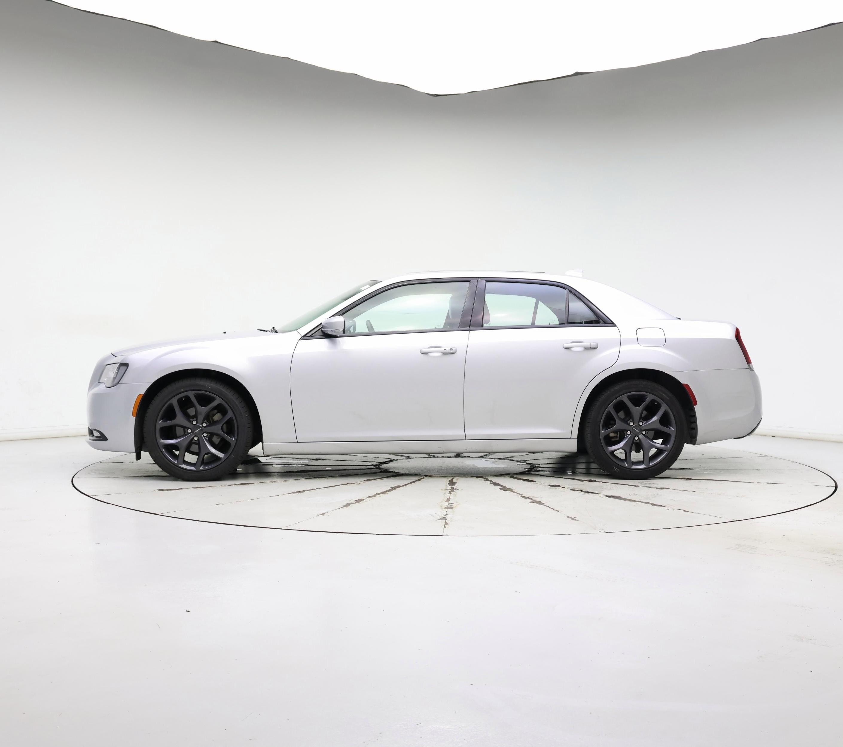 Thumbnail: 2023 Chrysler 300 - 3