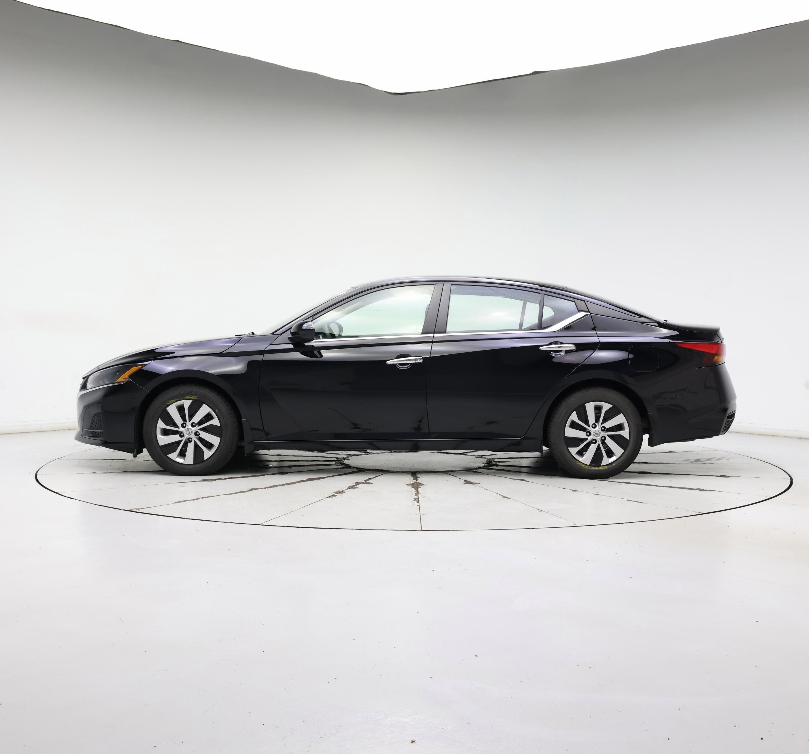 Thumbnail: 2023 Nissan Altima - 3