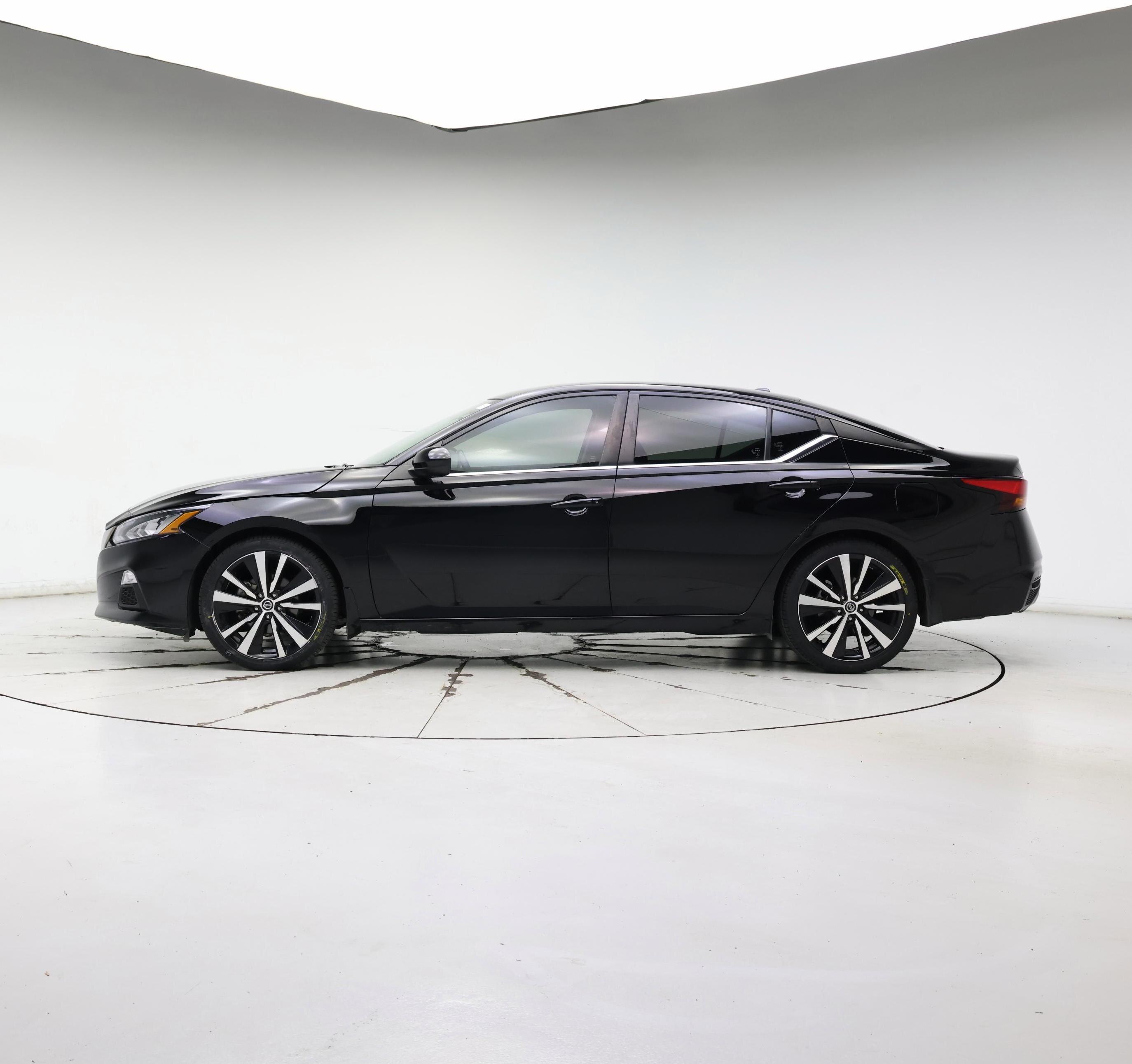 Thumbnail: 2022 Nissan Altima - 3