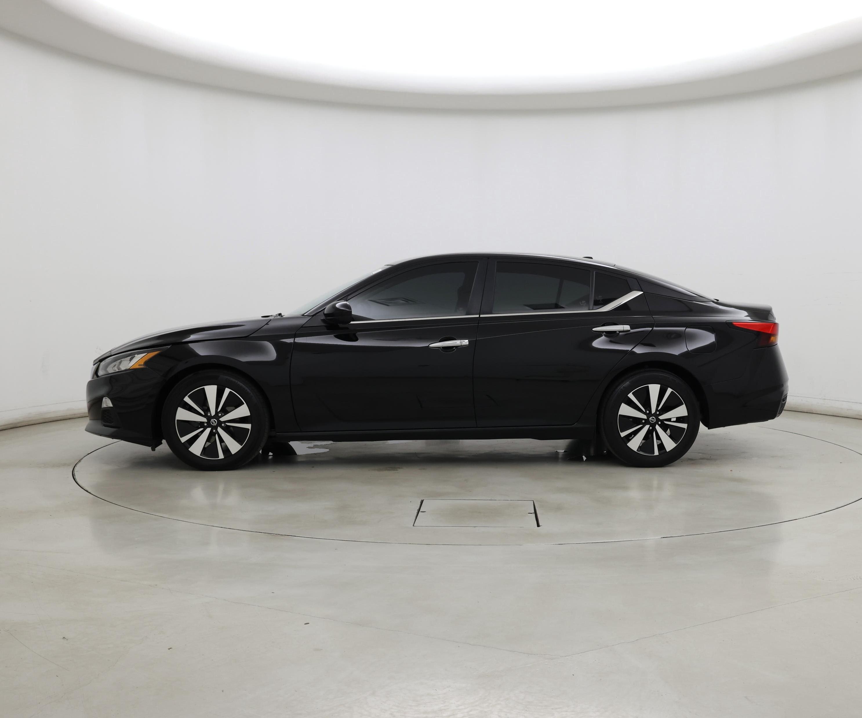 Thumbnail: 2022 Nissan Altima - 3