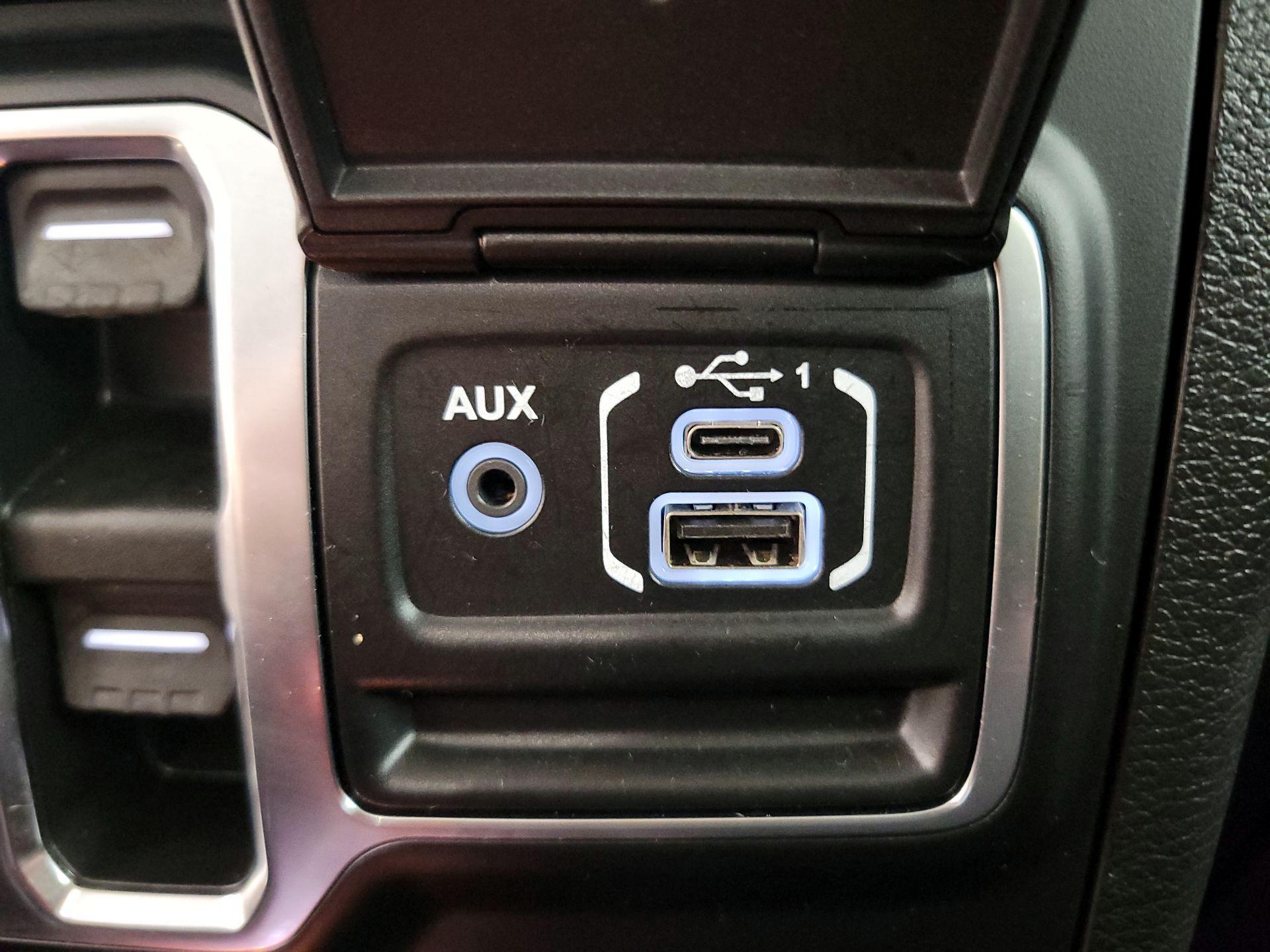 Thumbnail: 2021 Jeep Wrangler - 18