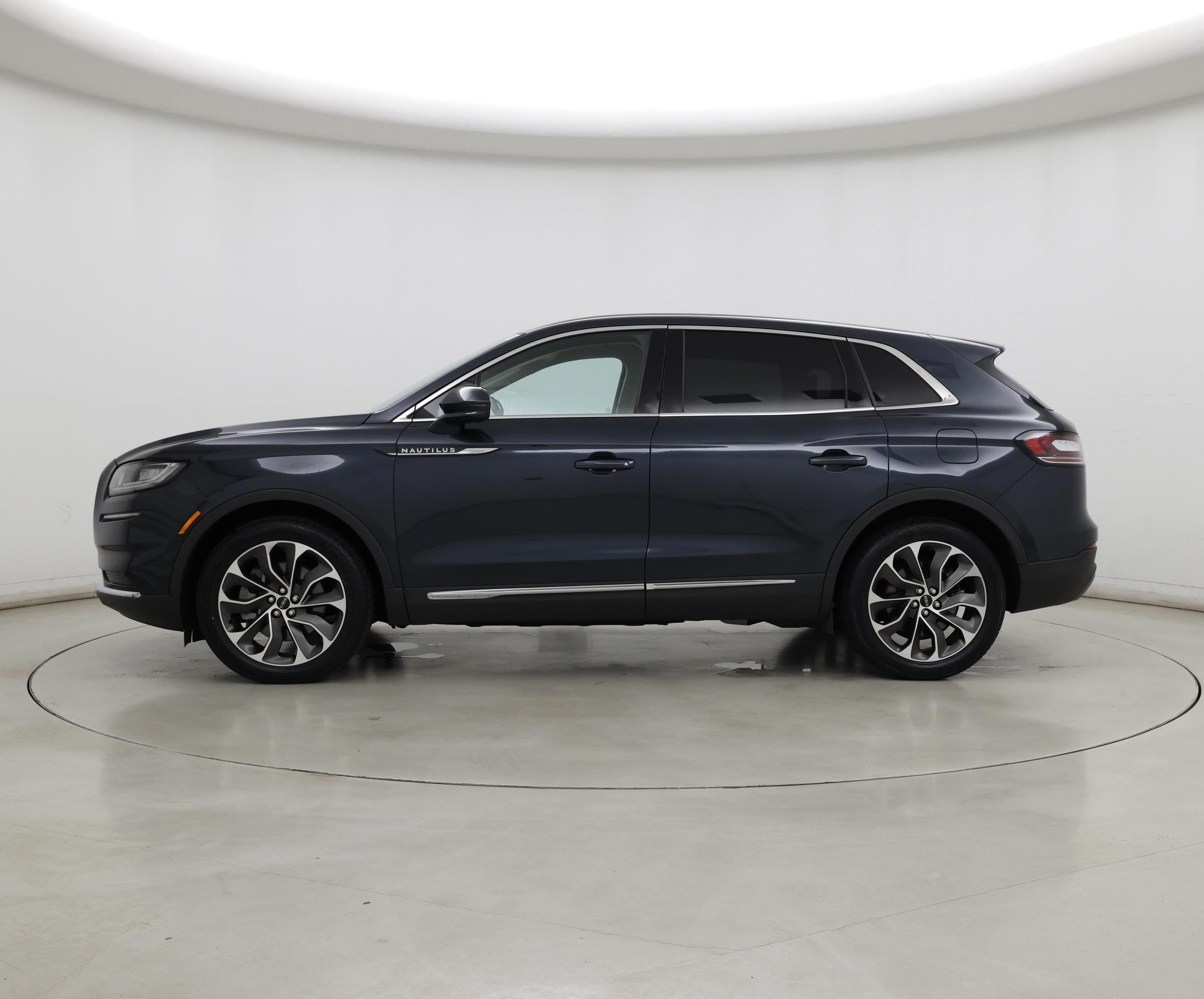 Thumbnail: 2021 Lincoln Nautilus - 3