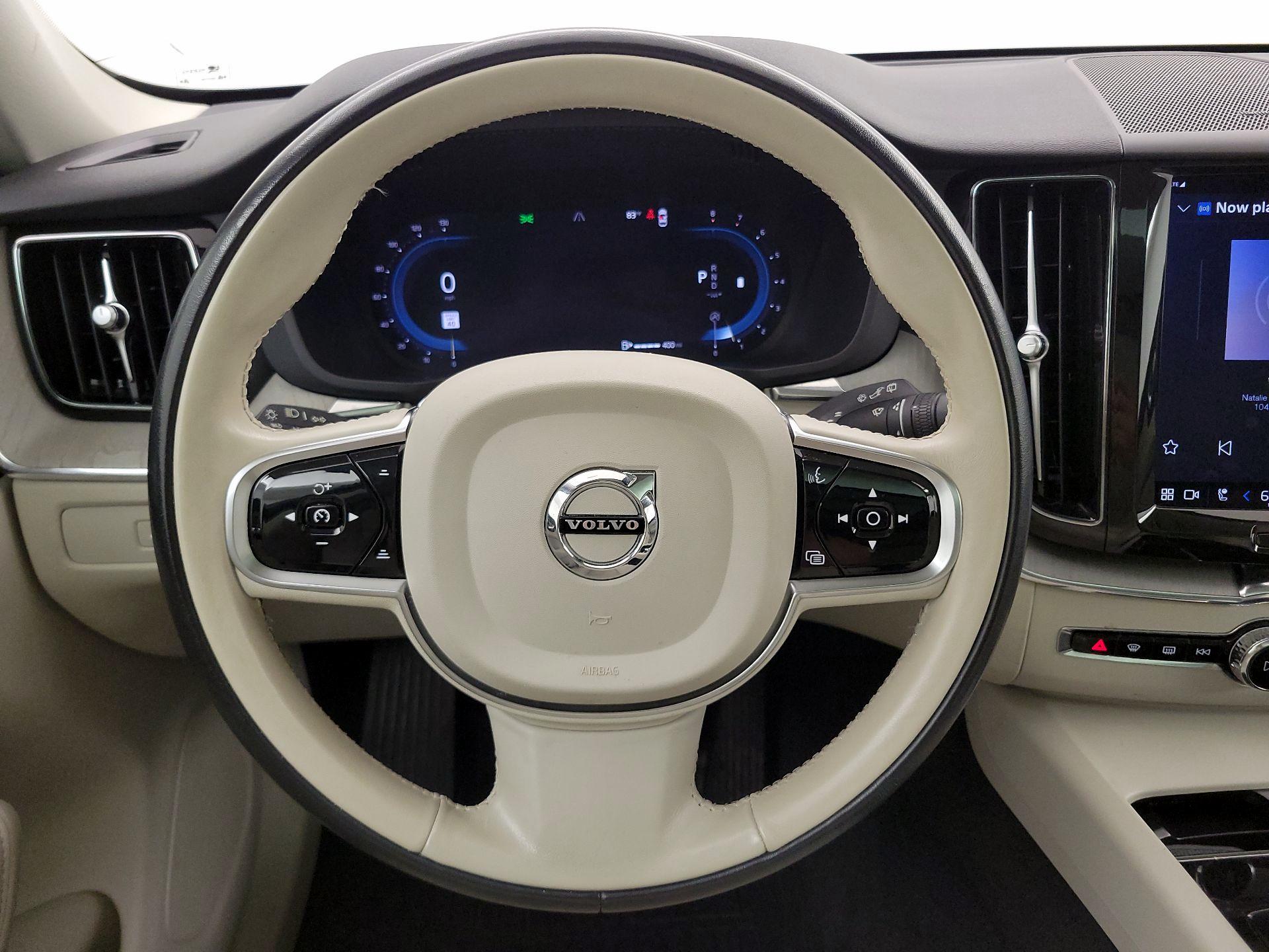Thumbnail: 2023 Volvo XC60 - 10