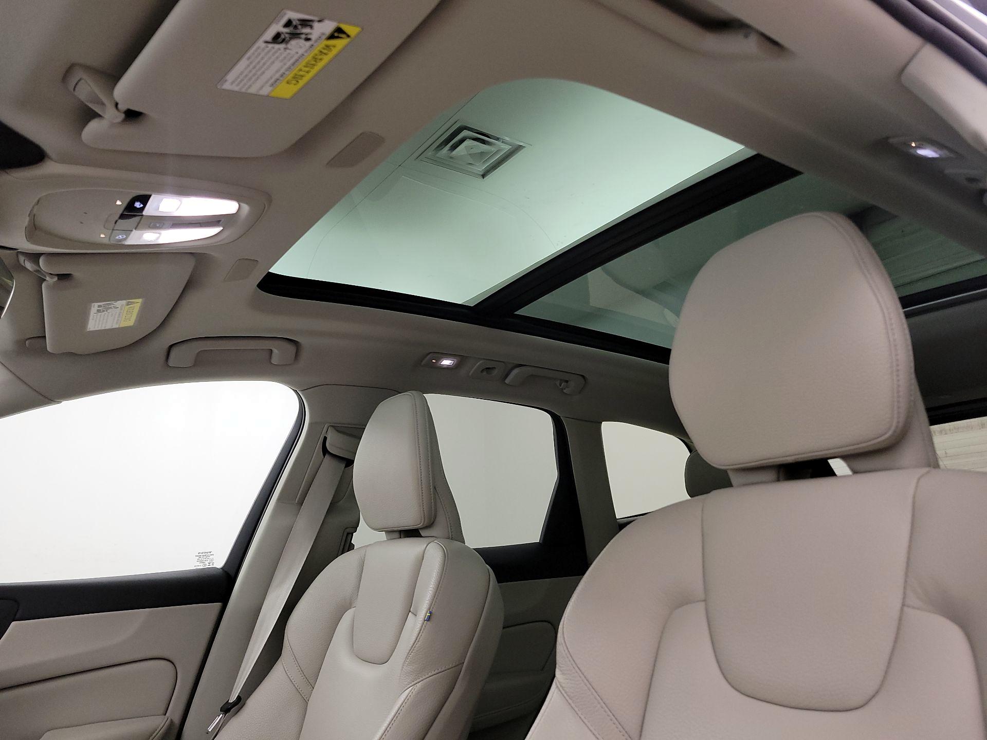 Thumbnail: 2023 Volvo XC60 - 19