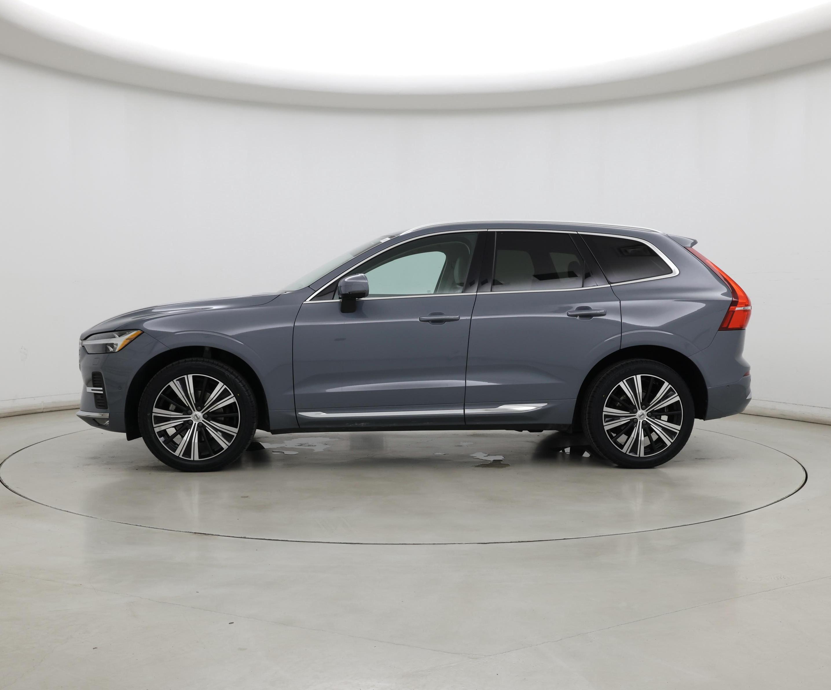 Thumbnail: 2023 Volvo XC60 - 3