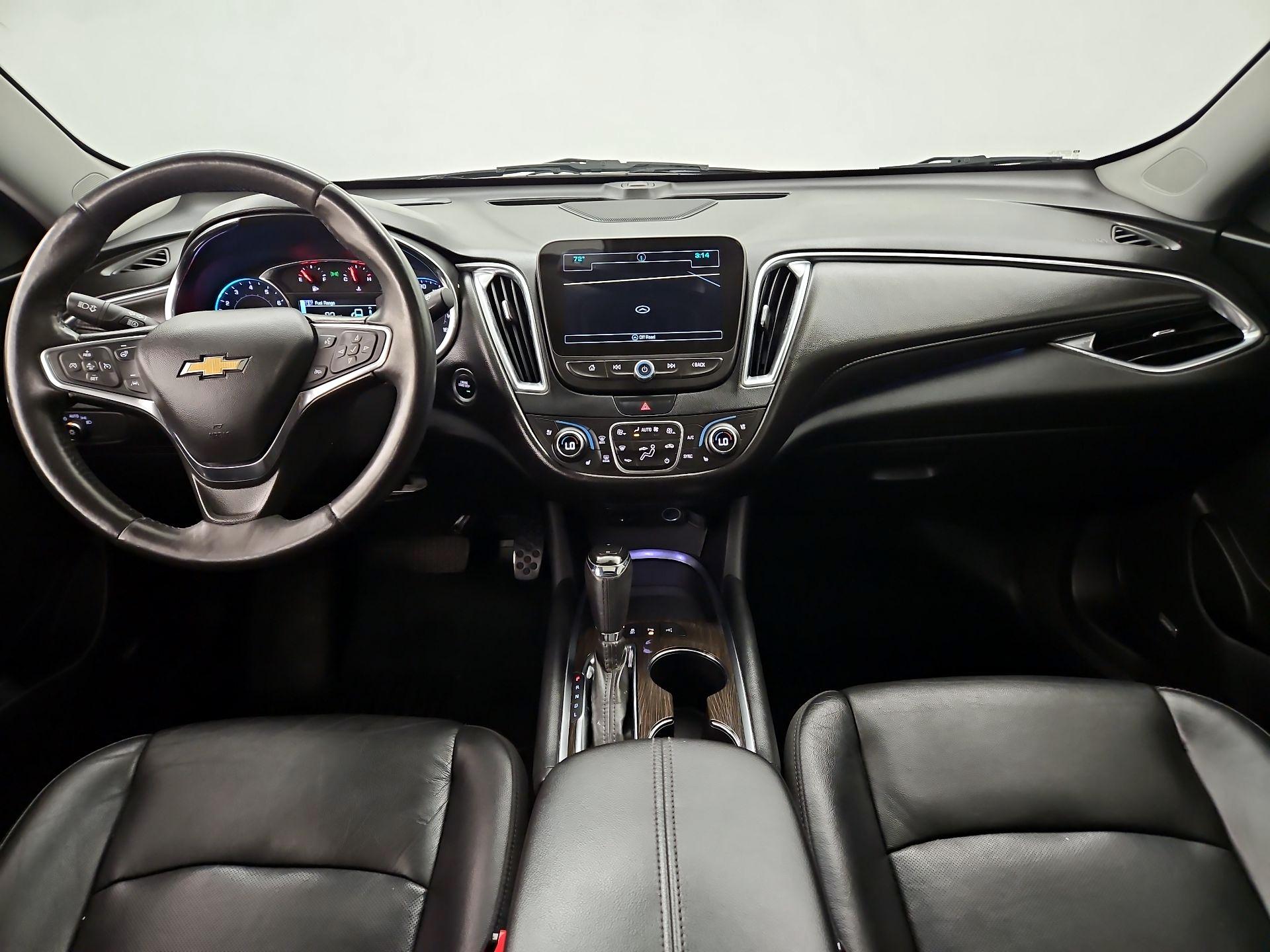 Thumbnail: 2017 Chevrolet Malibu - 9