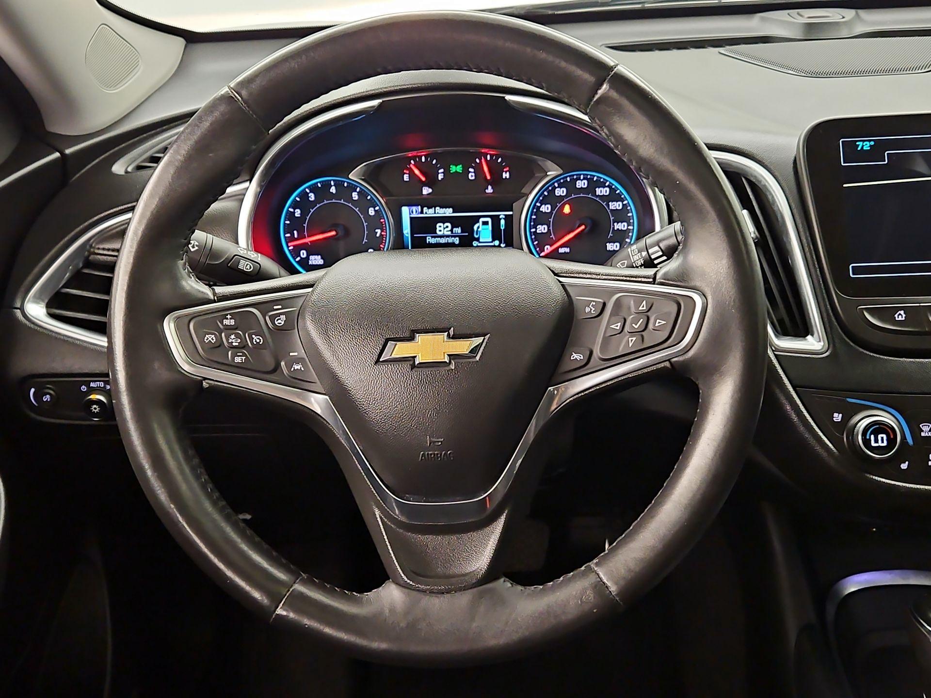 Thumbnail: 2017 Chevrolet Malibu - 10