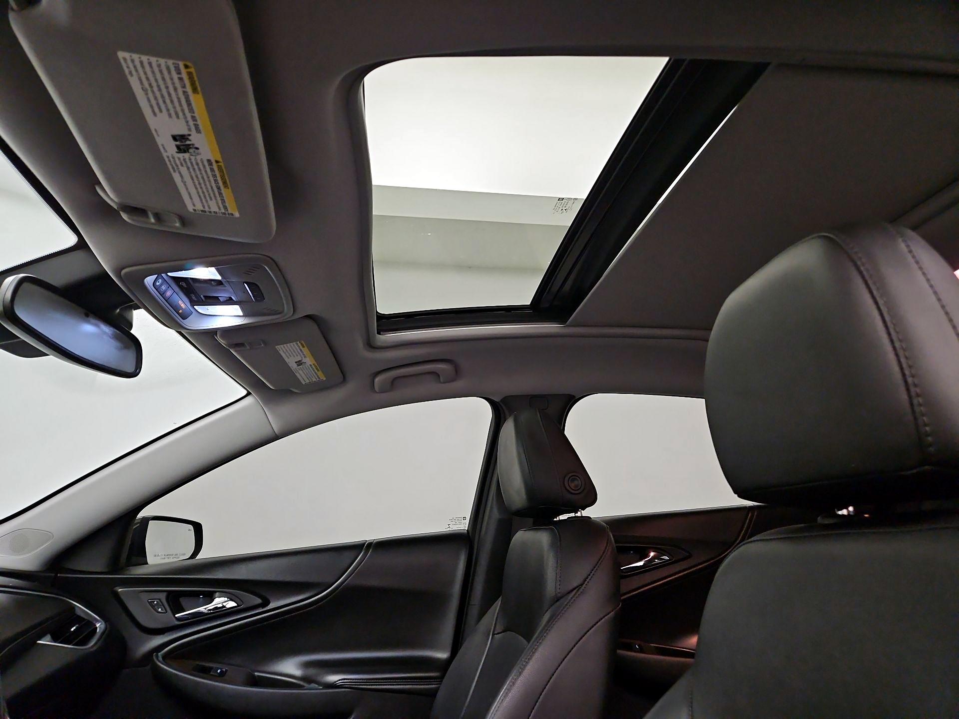 Thumbnail: 2017 Chevrolet Malibu - 20
