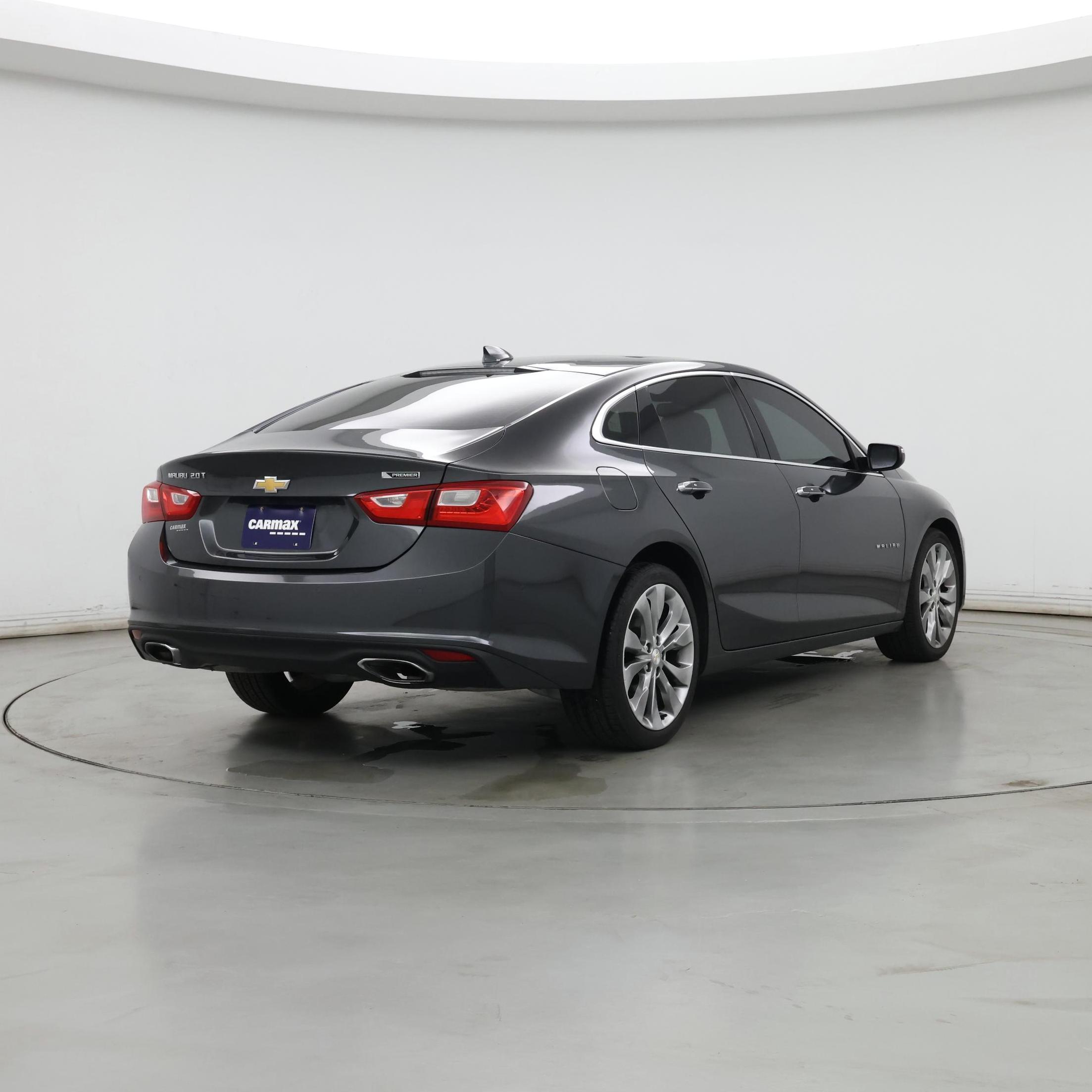 Thumbnail: 2017 Chevrolet Malibu - 8