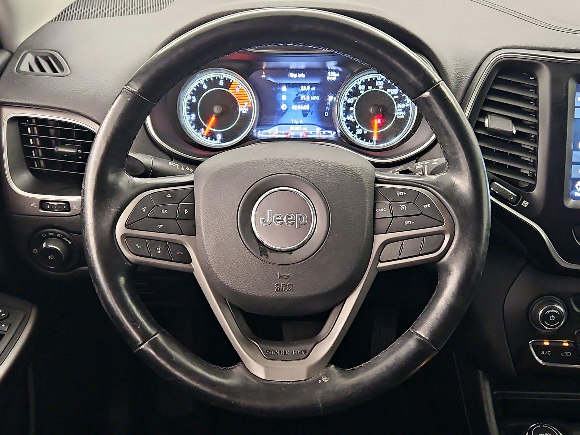 Thumbnail: 2021 Jeep Cherokee - 10