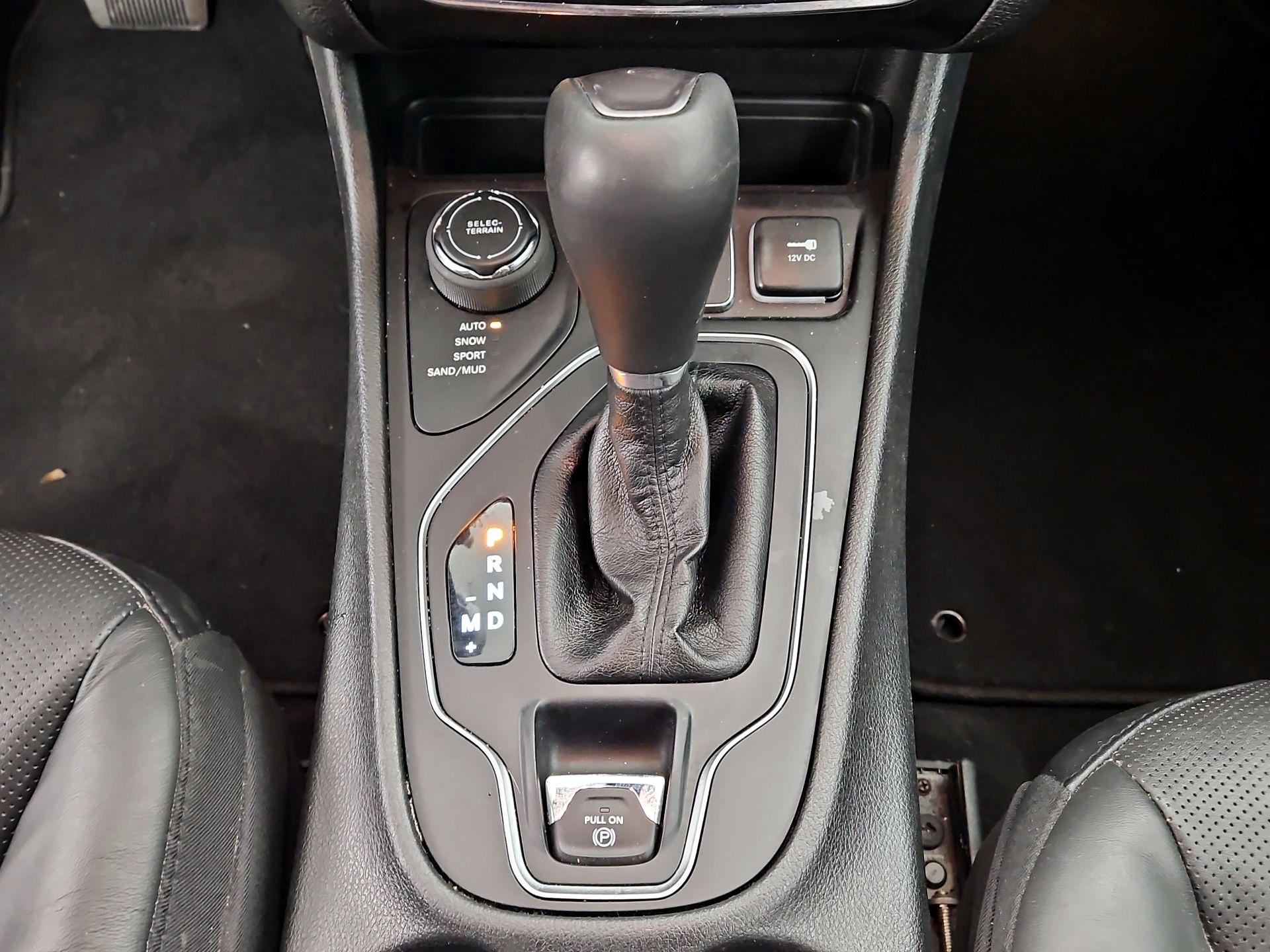Thumbnail: 2021 Jeep Cherokee - 17