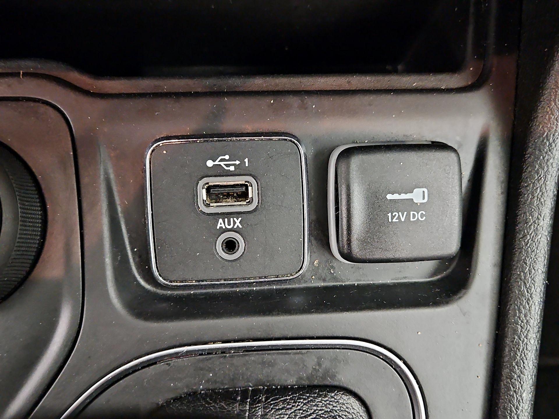 Thumbnail: 2021 Jeep Cherokee - 18