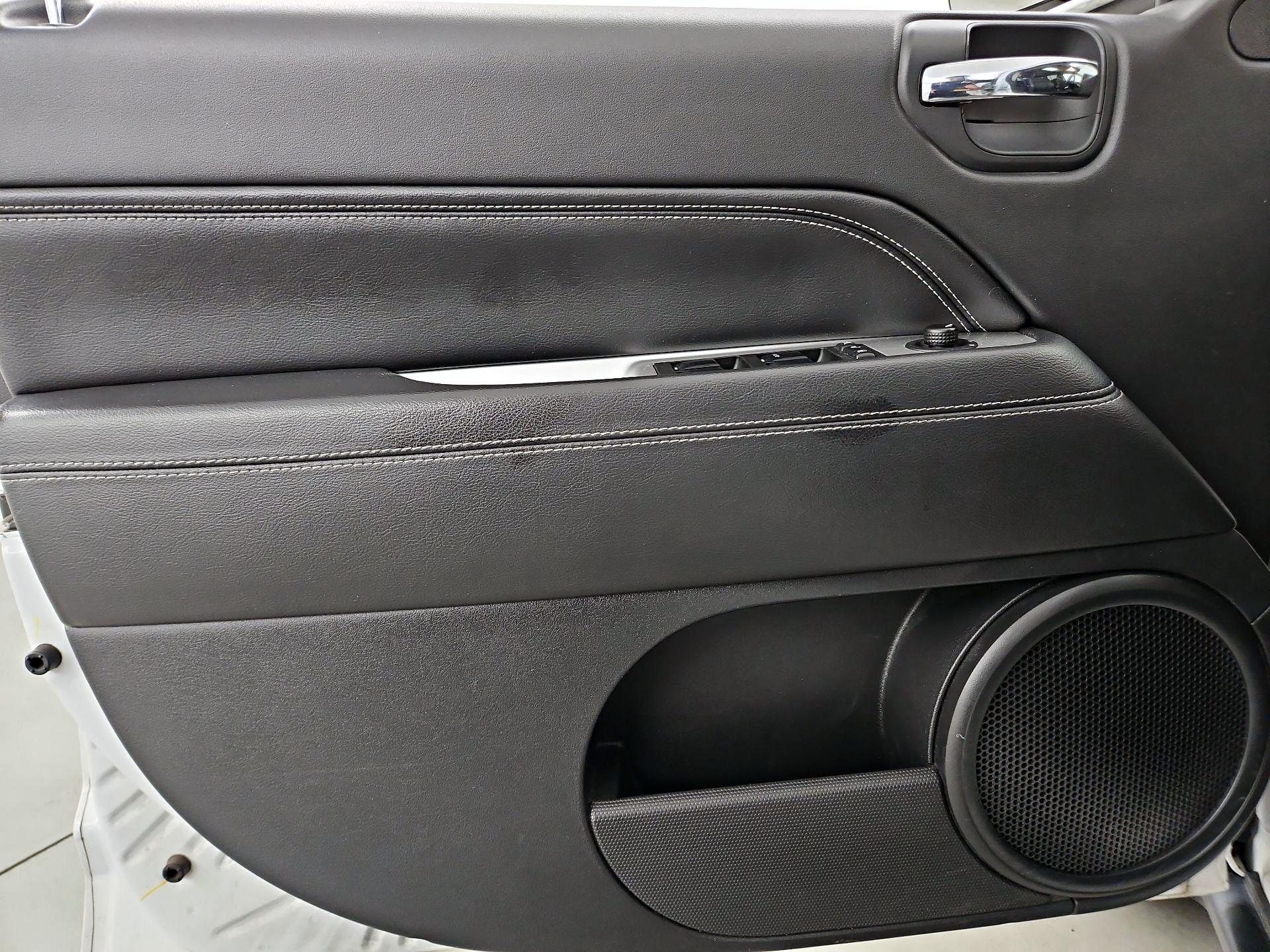 Thumbnail: 2016 Jeep Compass - 12