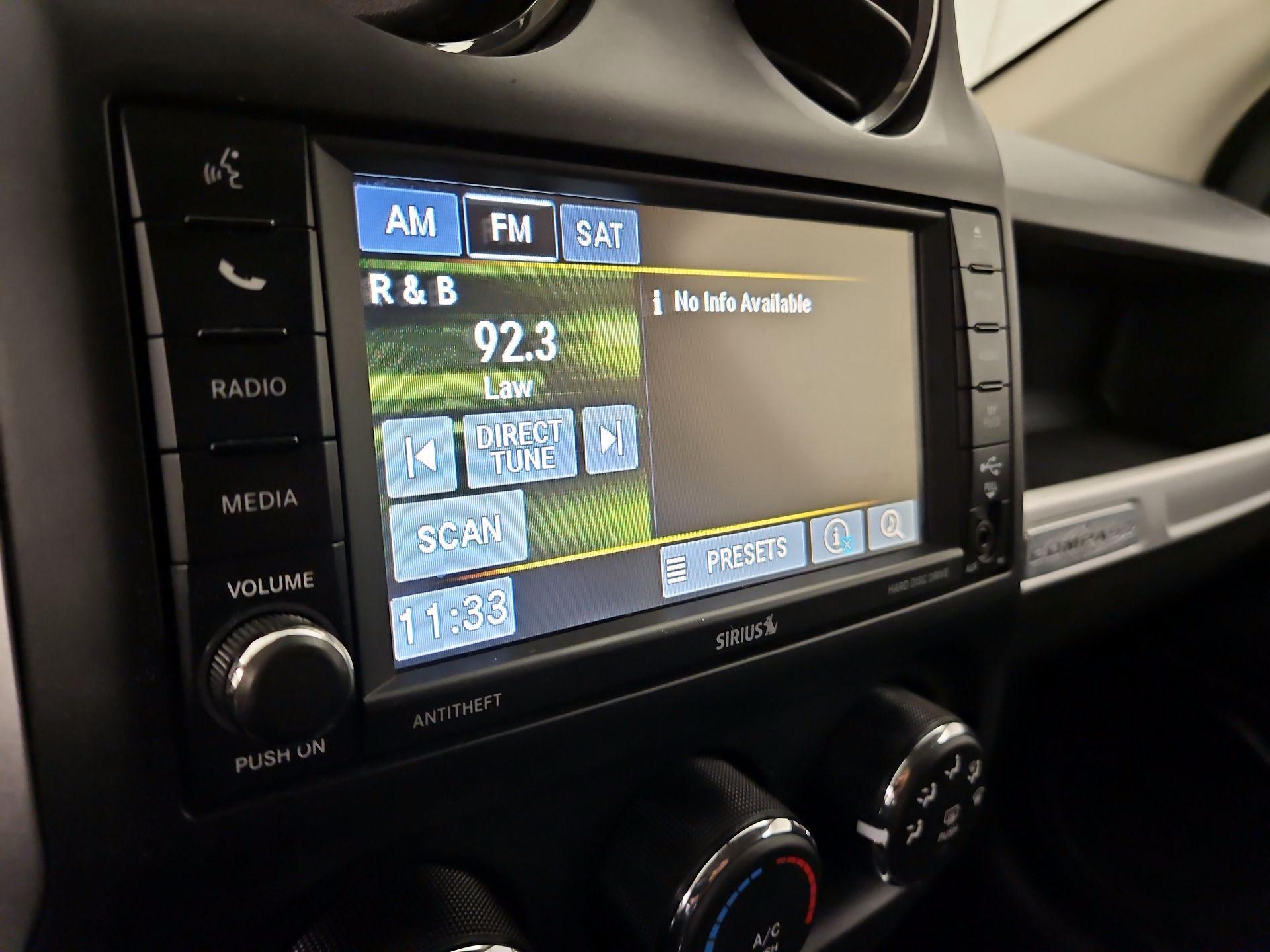 Thumbnail: 2016 Jeep Compass - 14