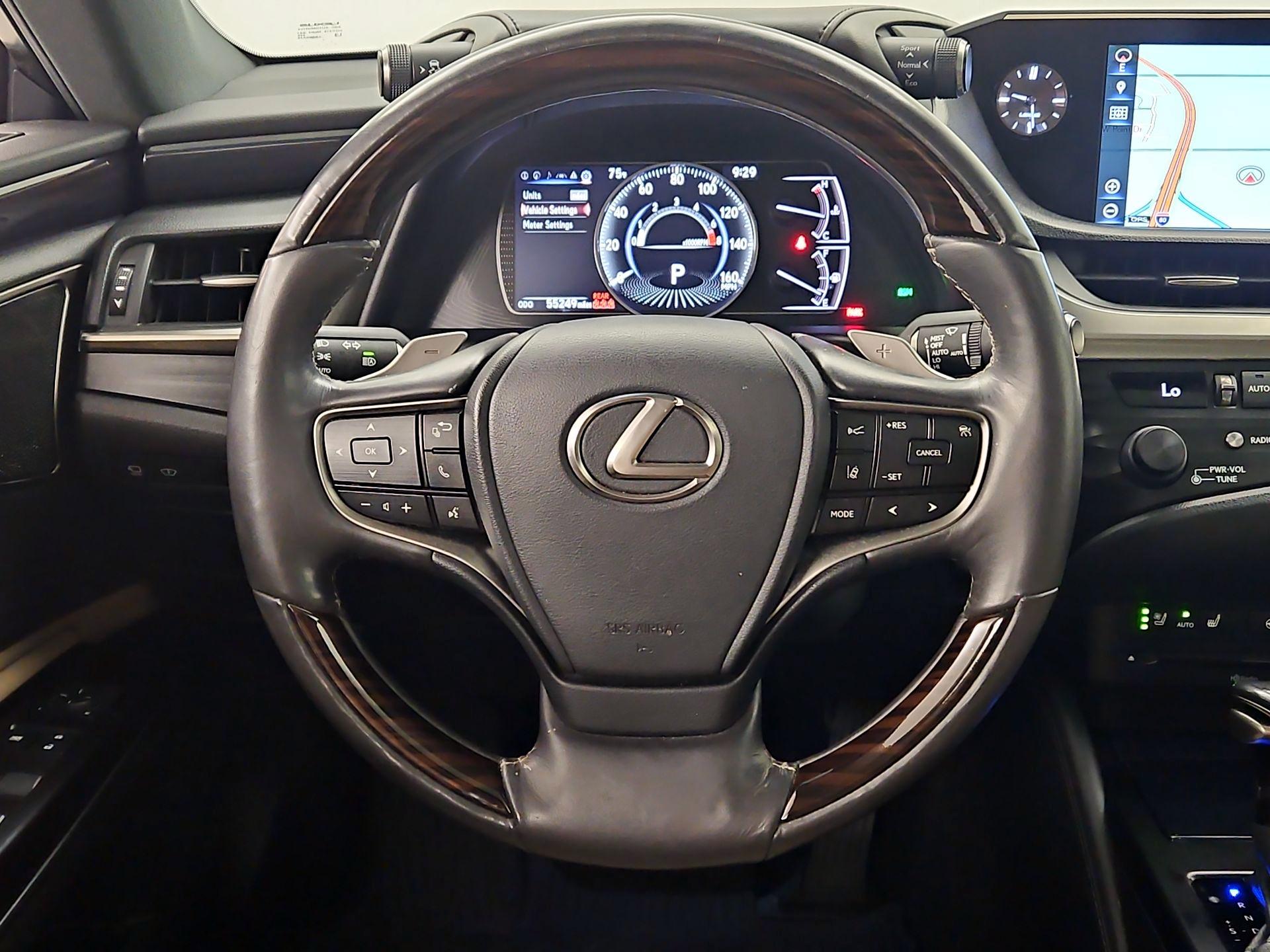 Thumbnail: 2019 Lexus ES - 10