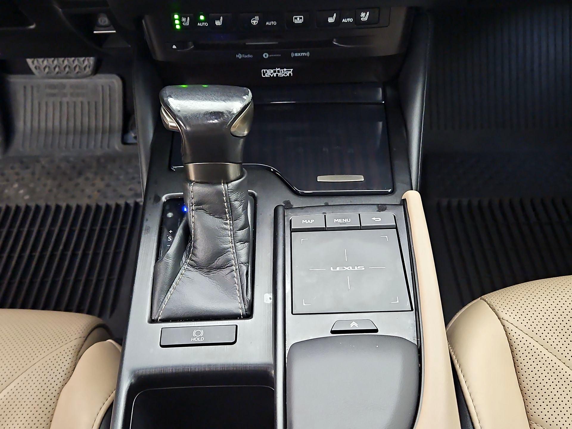 Thumbnail: 2019 Lexus ES - 18
