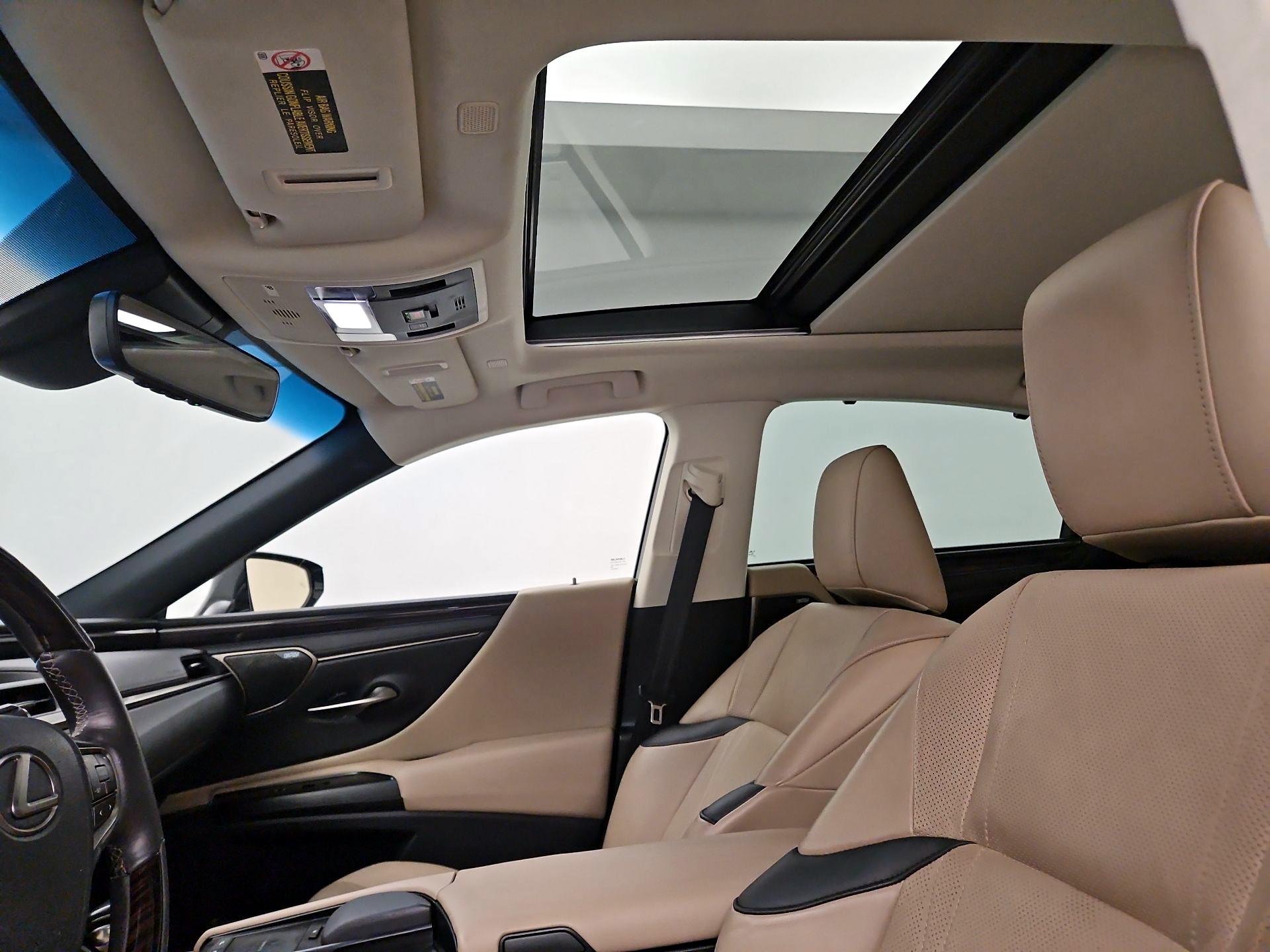Thumbnail: 2019 Lexus ES - 20