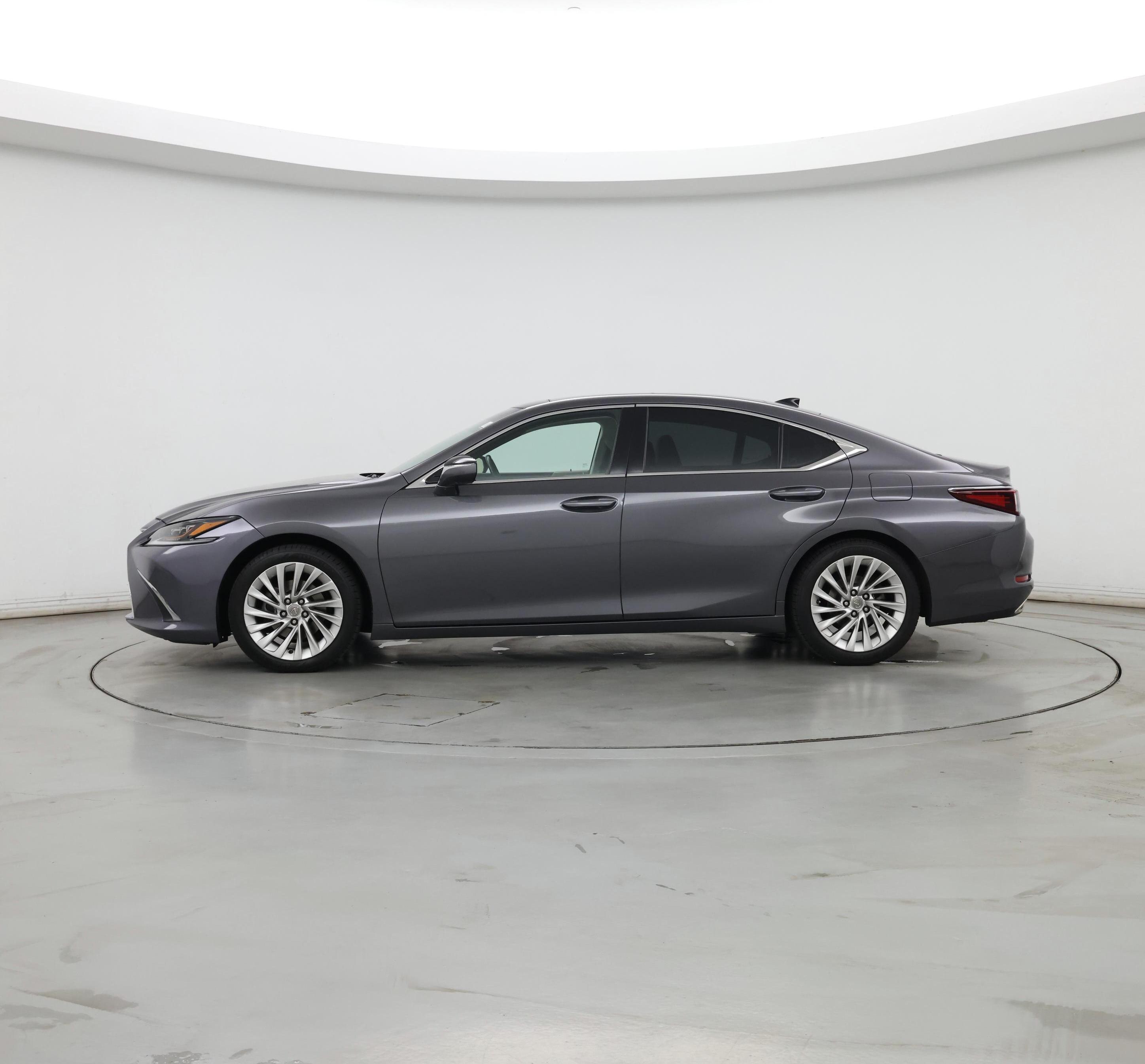 Thumbnail: 2019 Lexus ES - 3