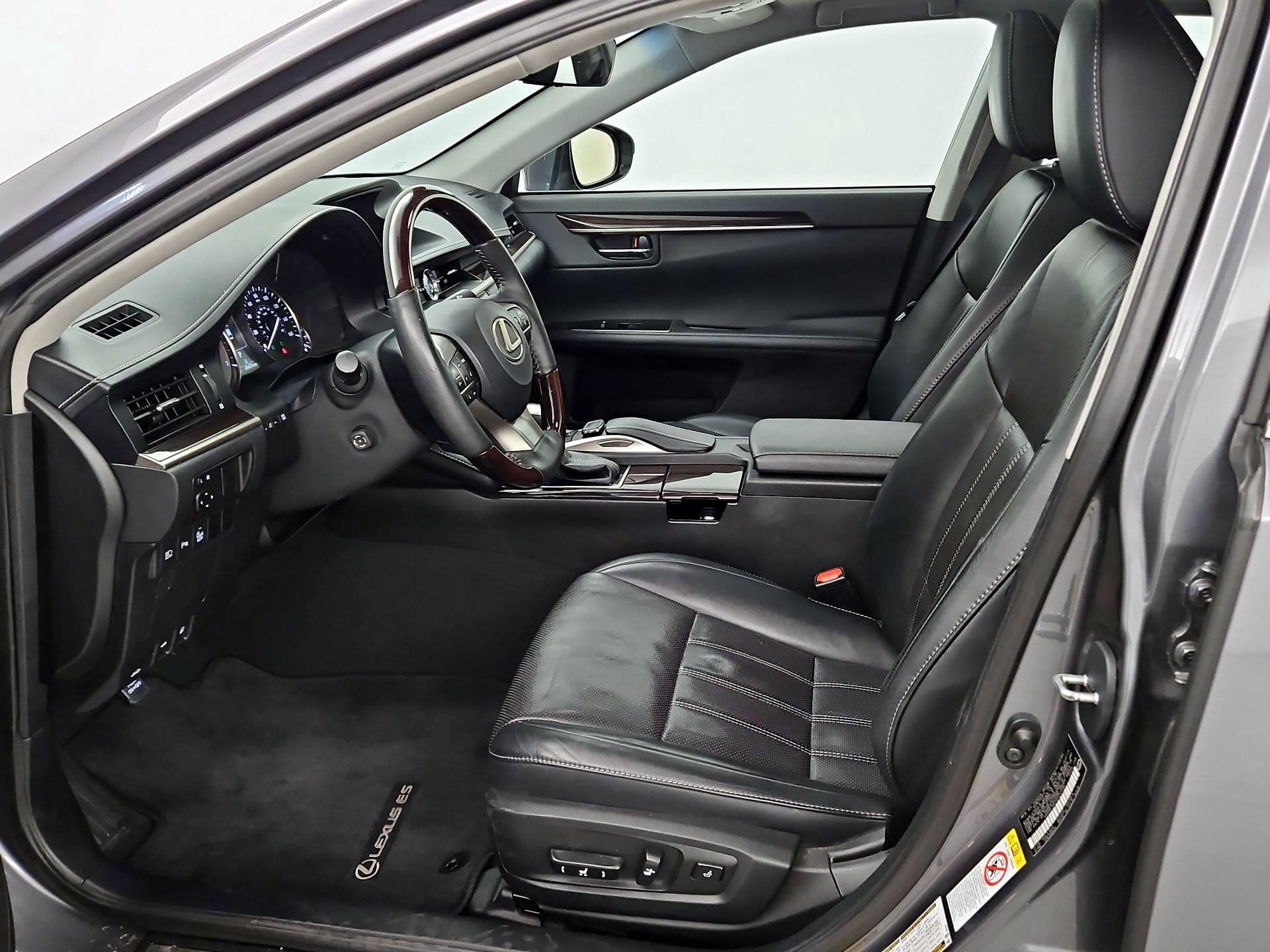 Thumbnail: 2016 Lexus ES - 11