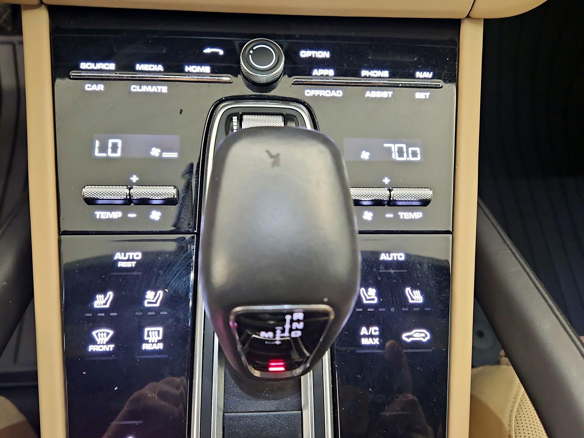 Thumbnail: 2023 Porsche Cayenne - 17