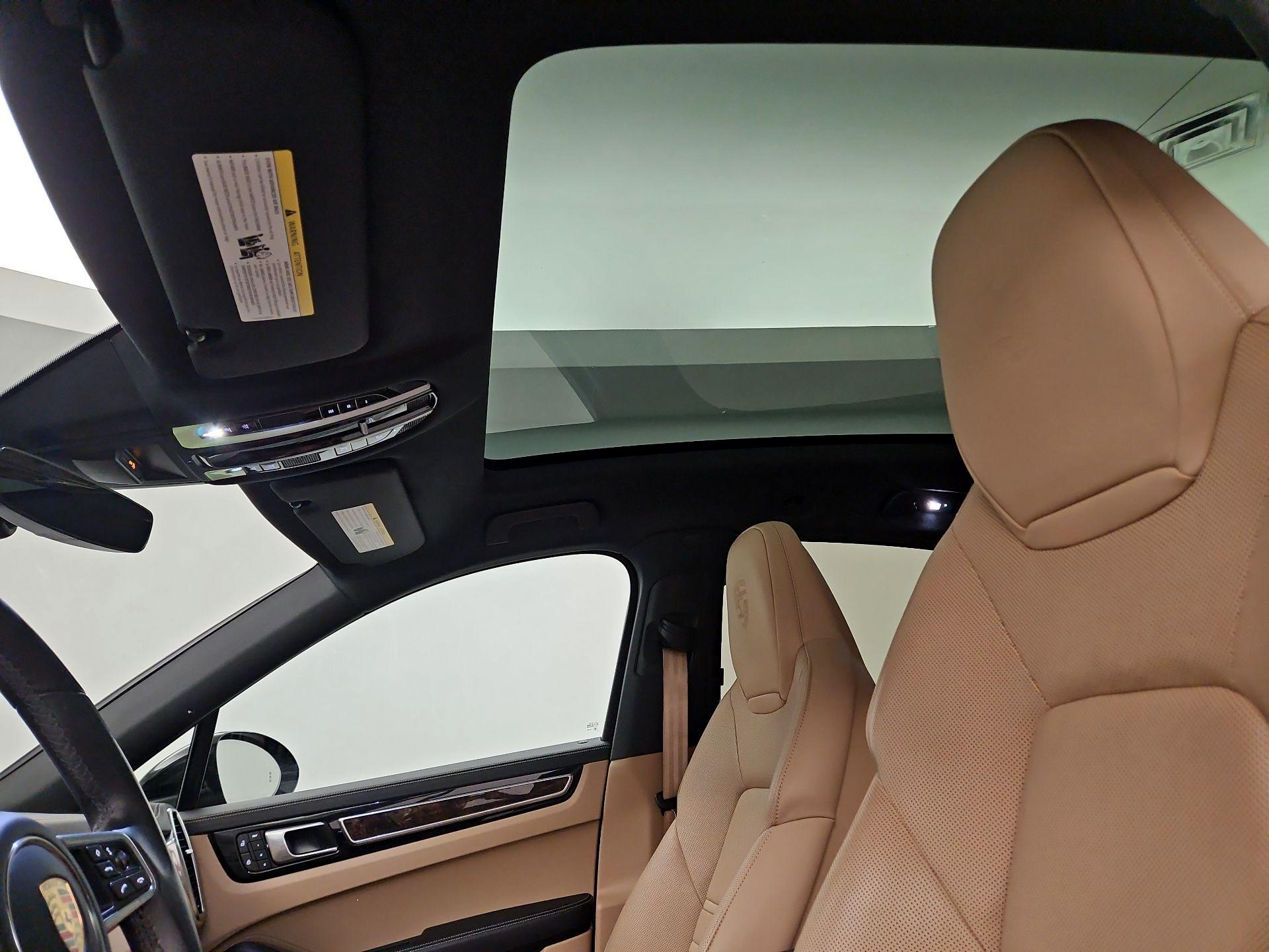 Thumbnail: 2023 Porsche Cayenne - 20