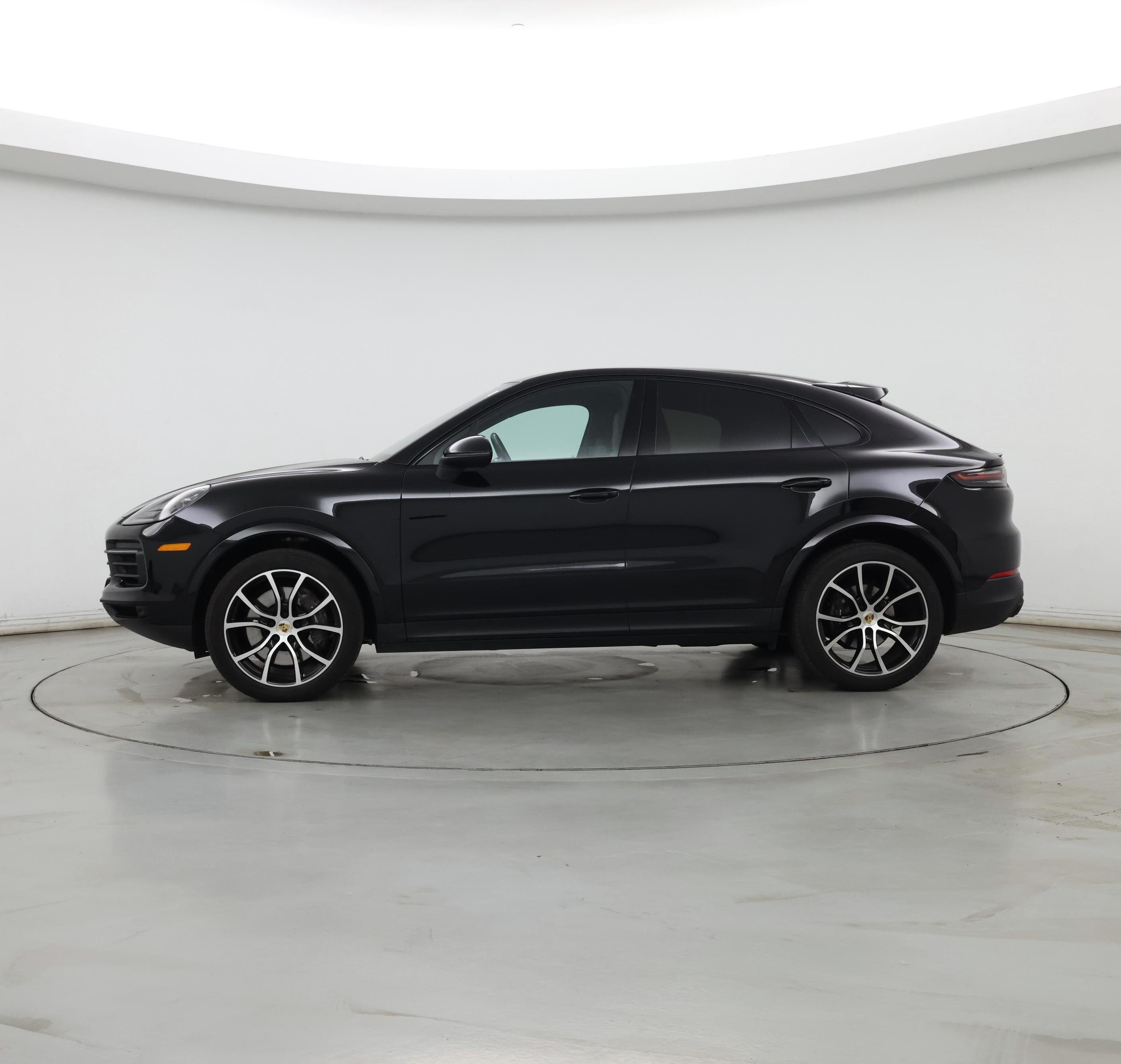 Thumbnail: 2023 Porsche Cayenne - 3