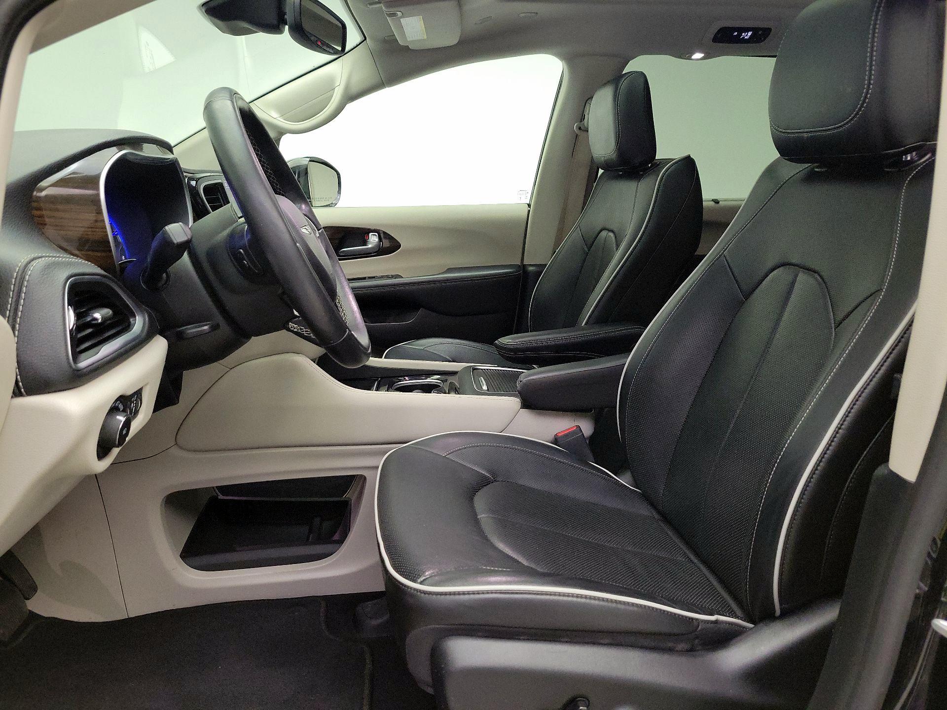 Thumbnail: 2022 Chrysler Pacifica - 11