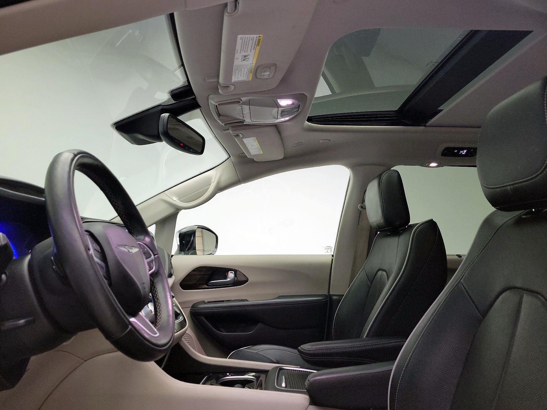 Thumbnail: 2022 Chrysler Pacifica - 18