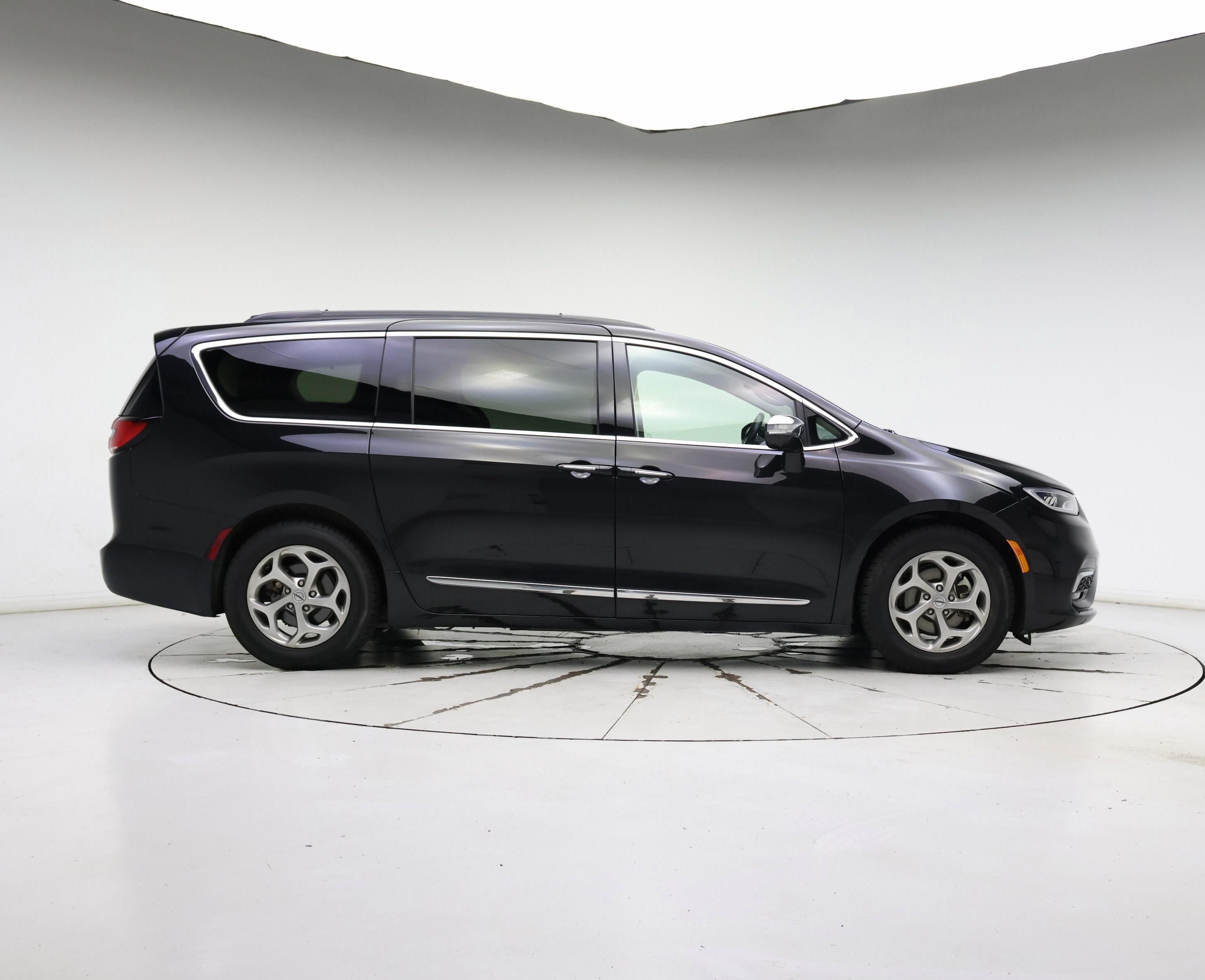 Thumbnail: 2022 Chrysler Pacifica - 7