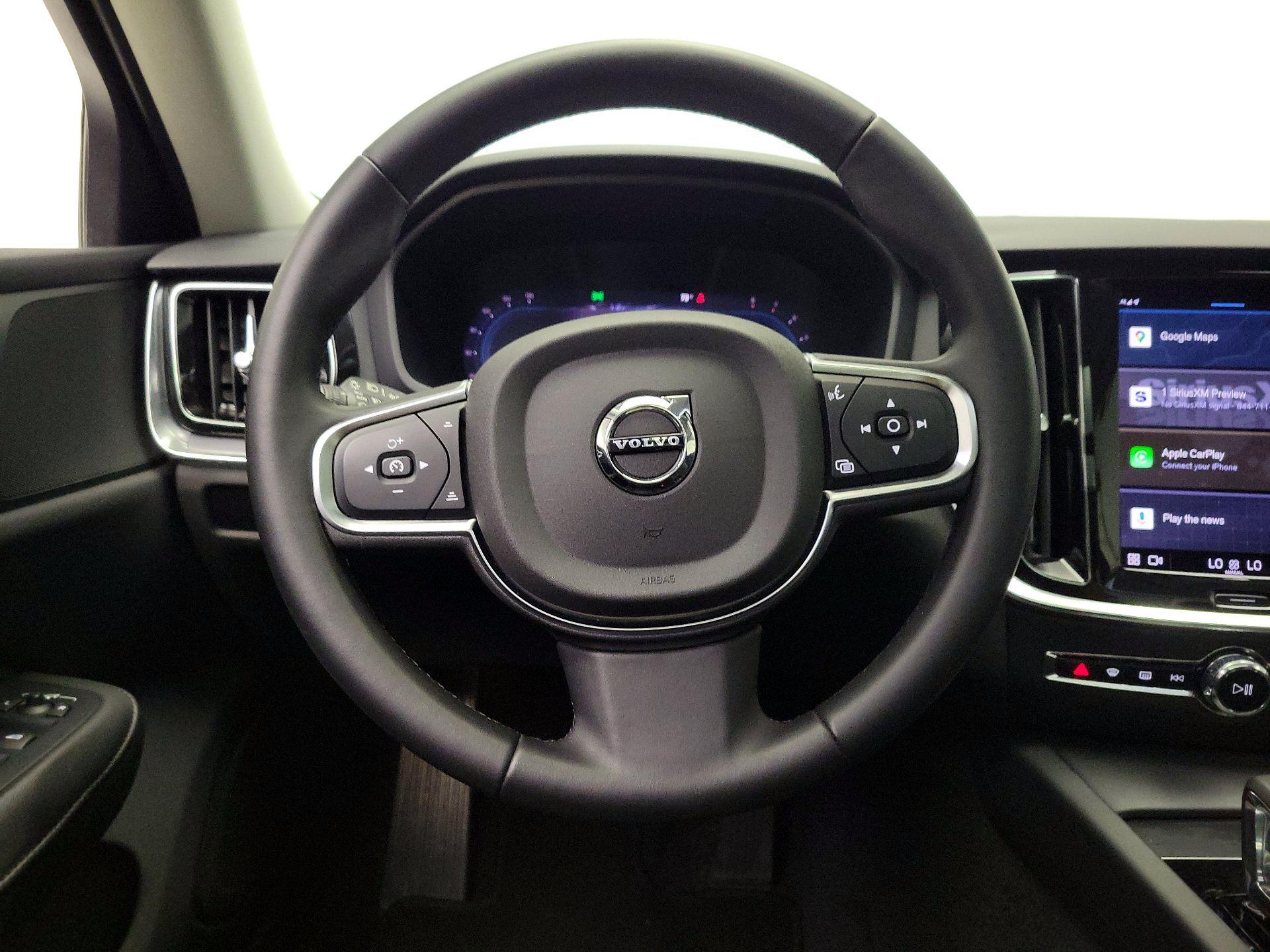 Thumbnail: 2024 Volvo S60 - 10