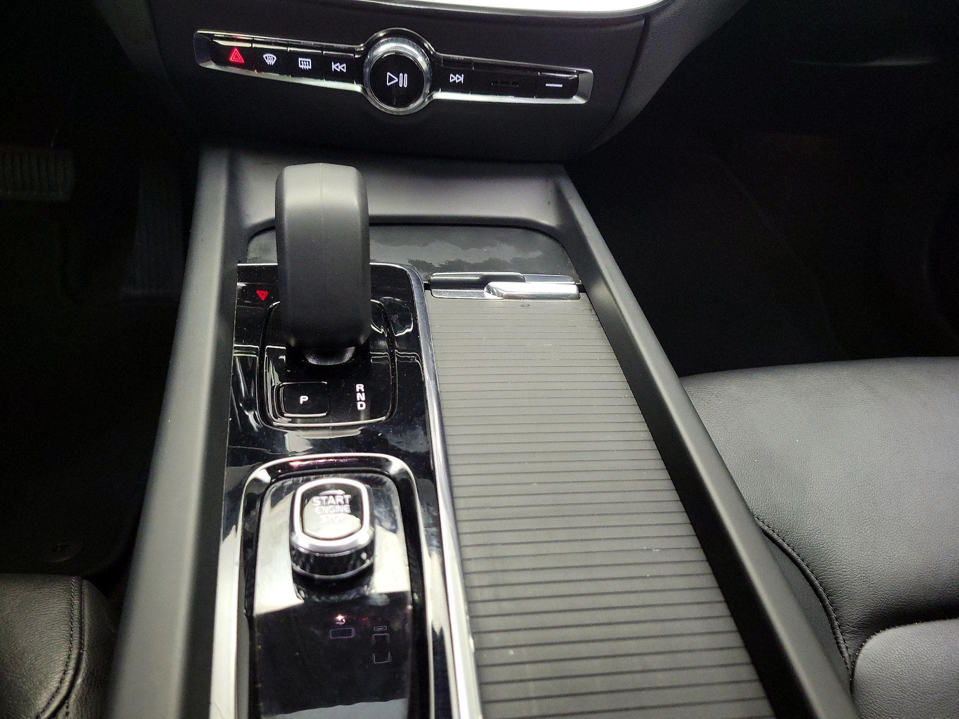 Thumbnail: 2024 Volvo S60 - 18