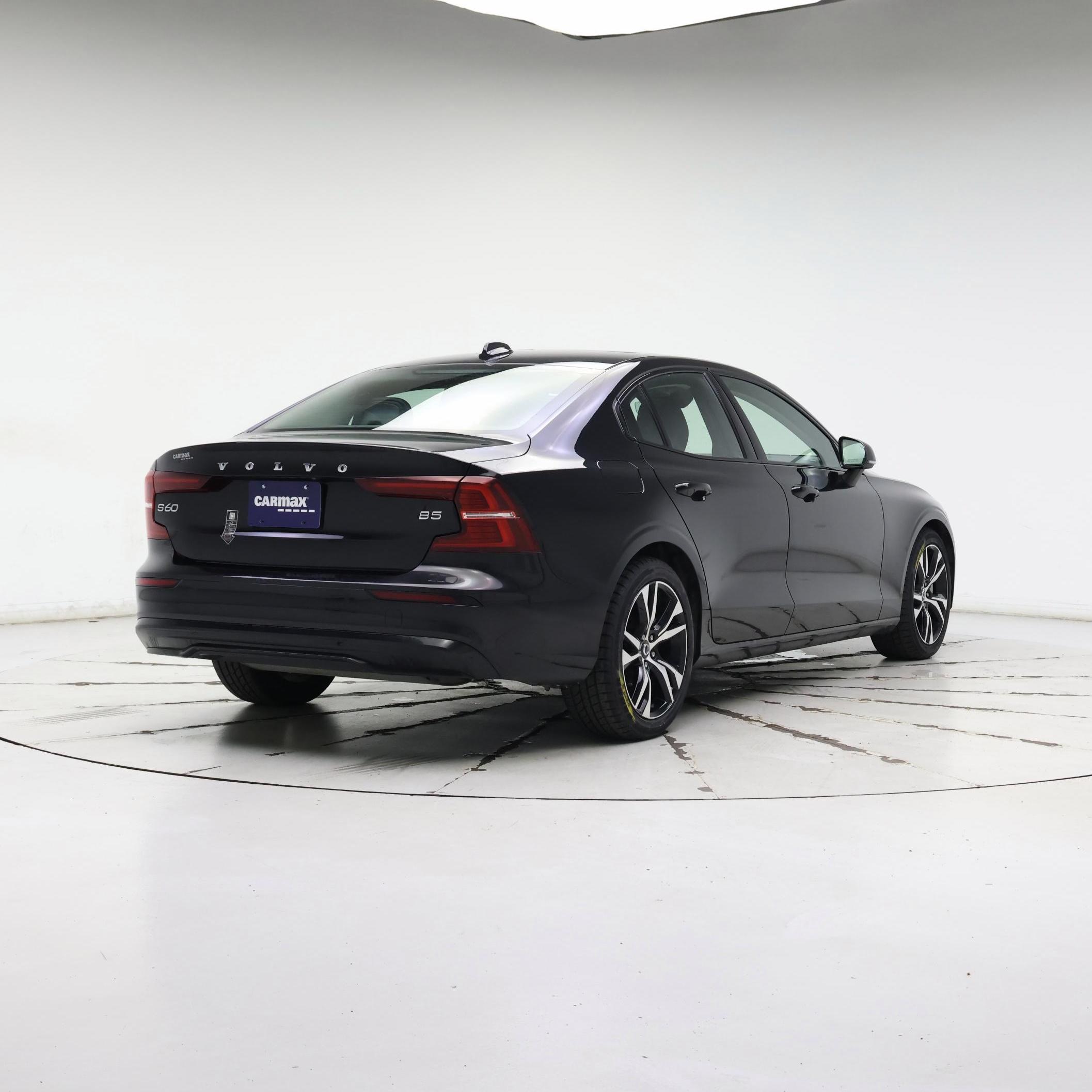 Thumbnail: 2024 Volvo S60 - 8