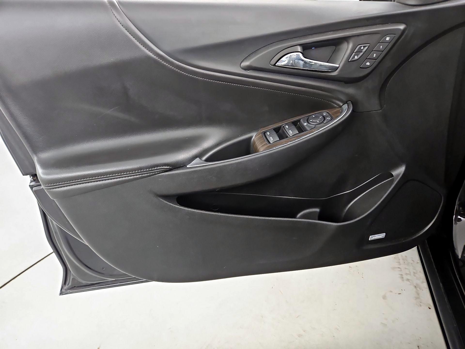 Thumbnail: 2019 Chevrolet Malibu - 12