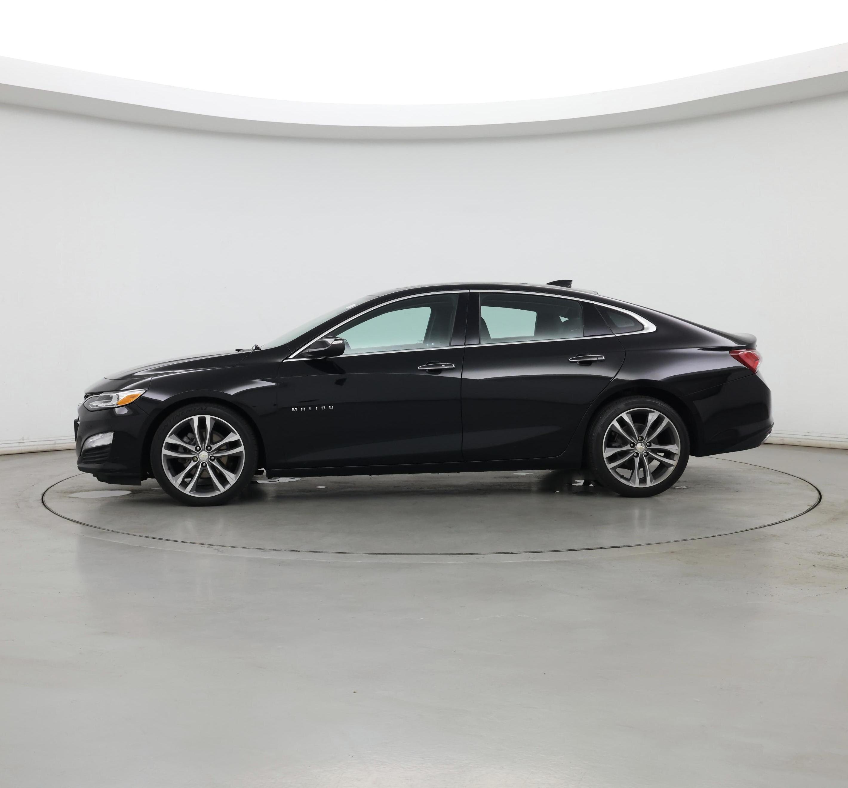 Thumbnail: 2019 Chevrolet Malibu - 3