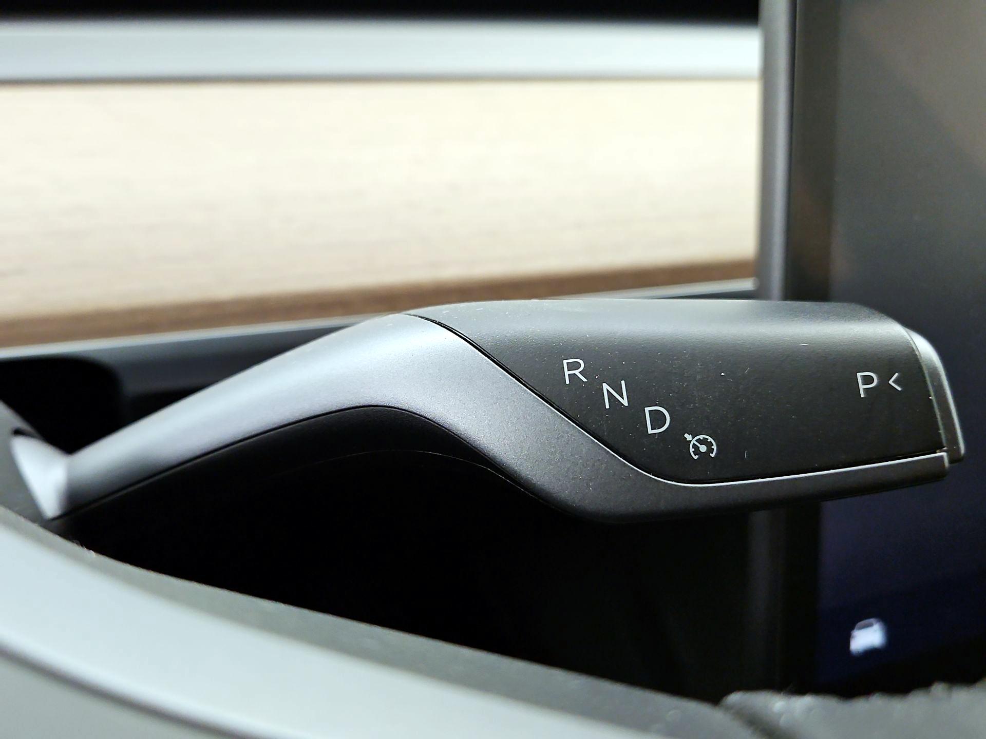 Thumbnail: 2022 Tesla Model 3 - 17