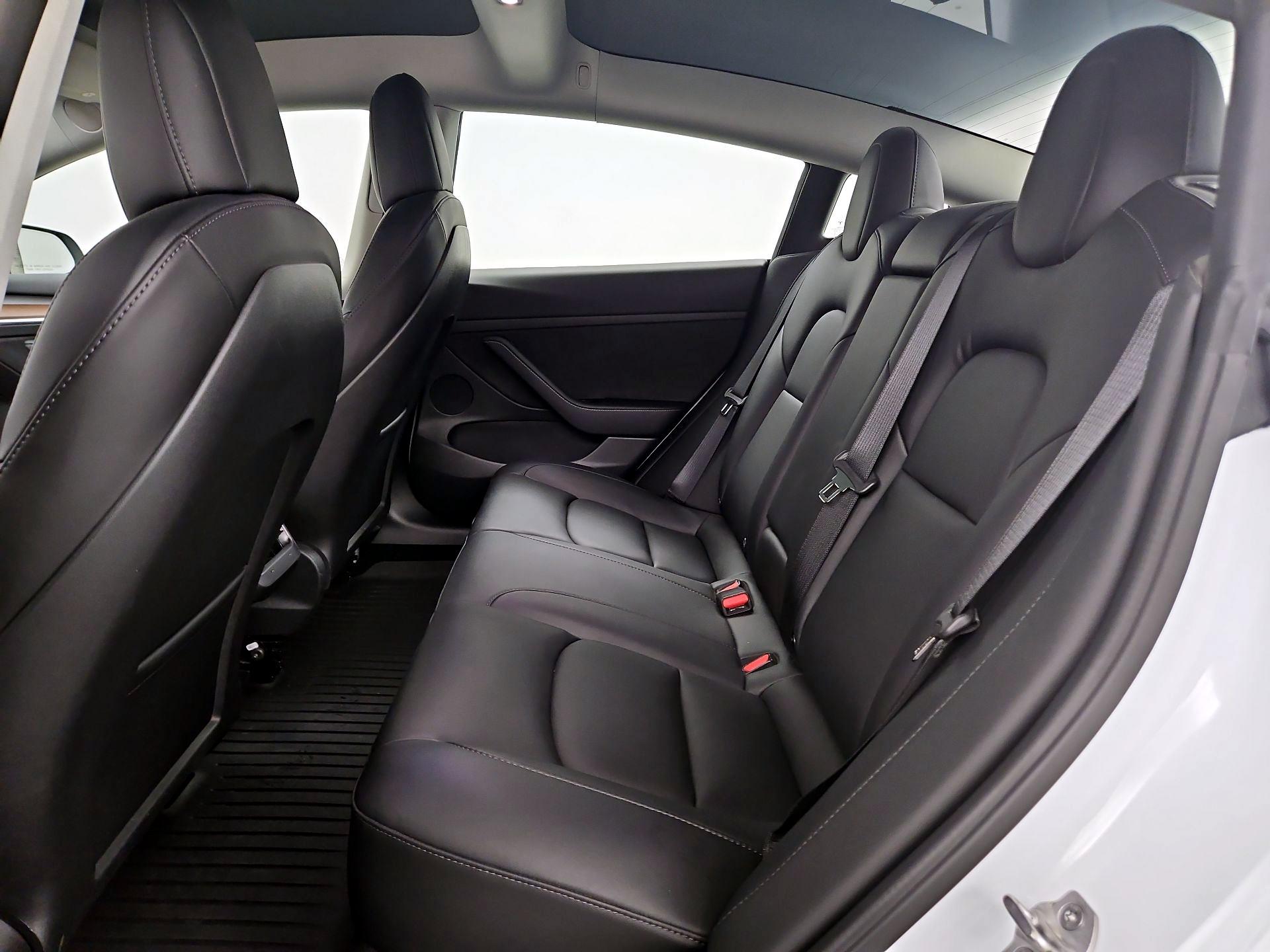Thumbnail: 2022 Tesla Model 3 - 19