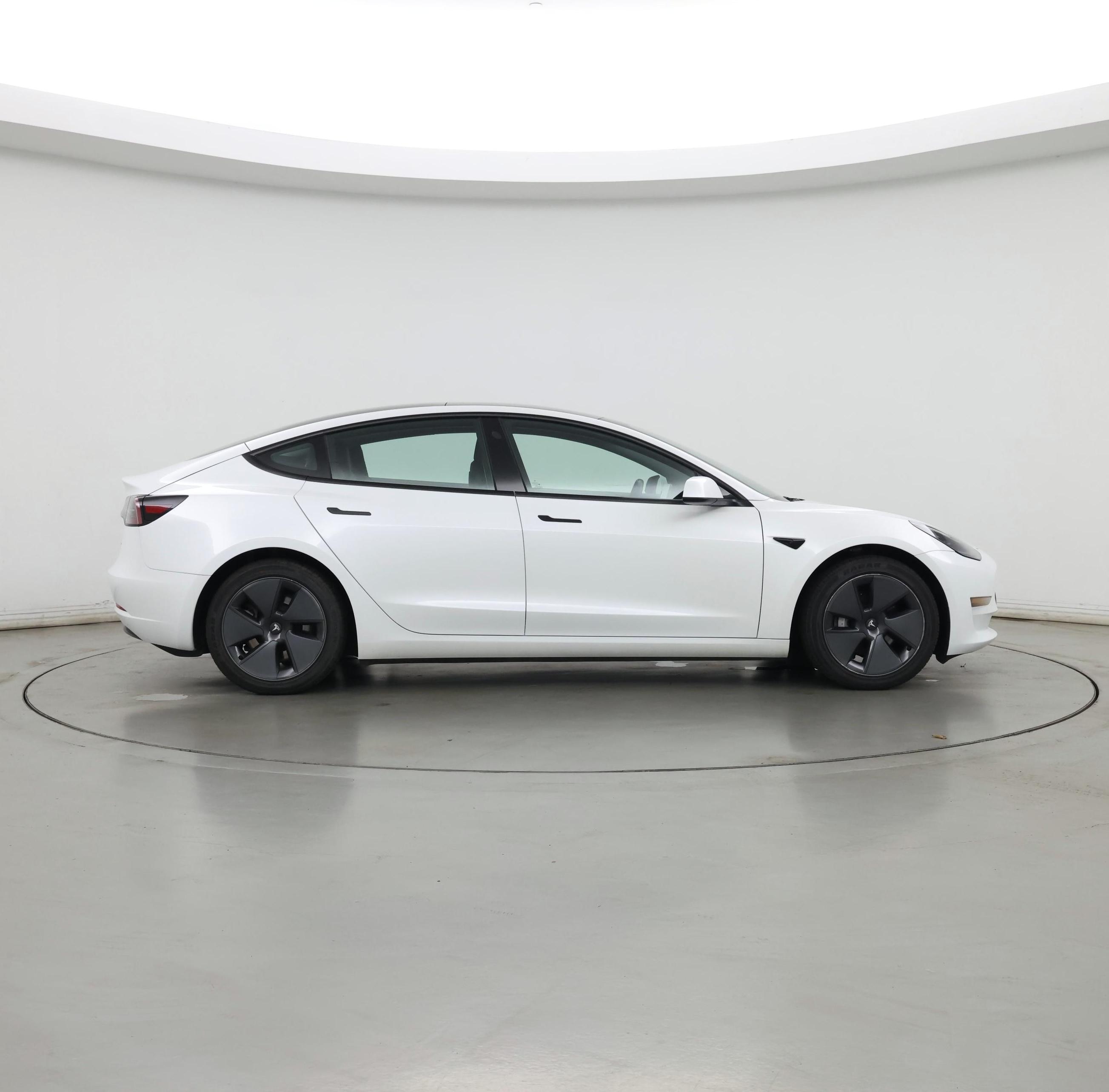 Thumbnail: 2022 Tesla Model 3 - 7